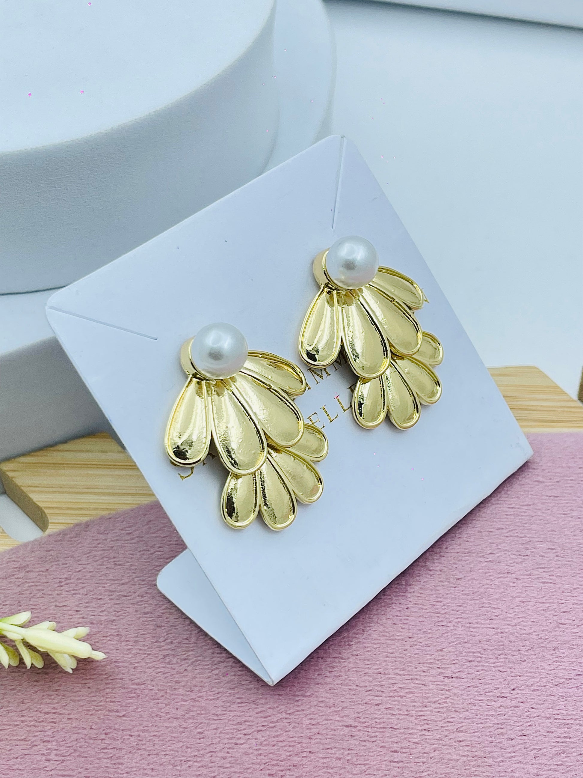 Elegant Pearl and Gold Leaf Earrings