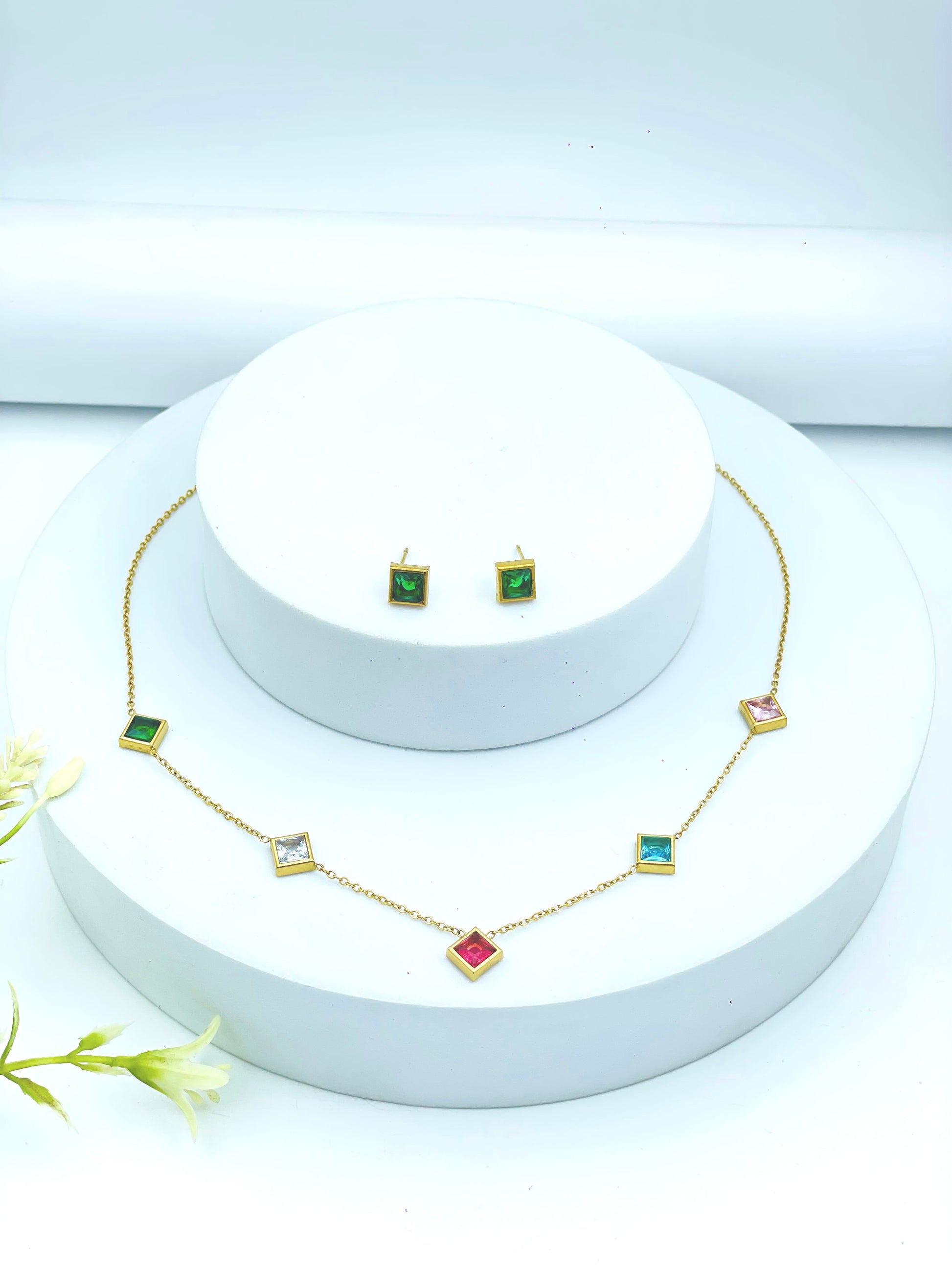 Elegant Geometric Pattern Necklace and Earring Set