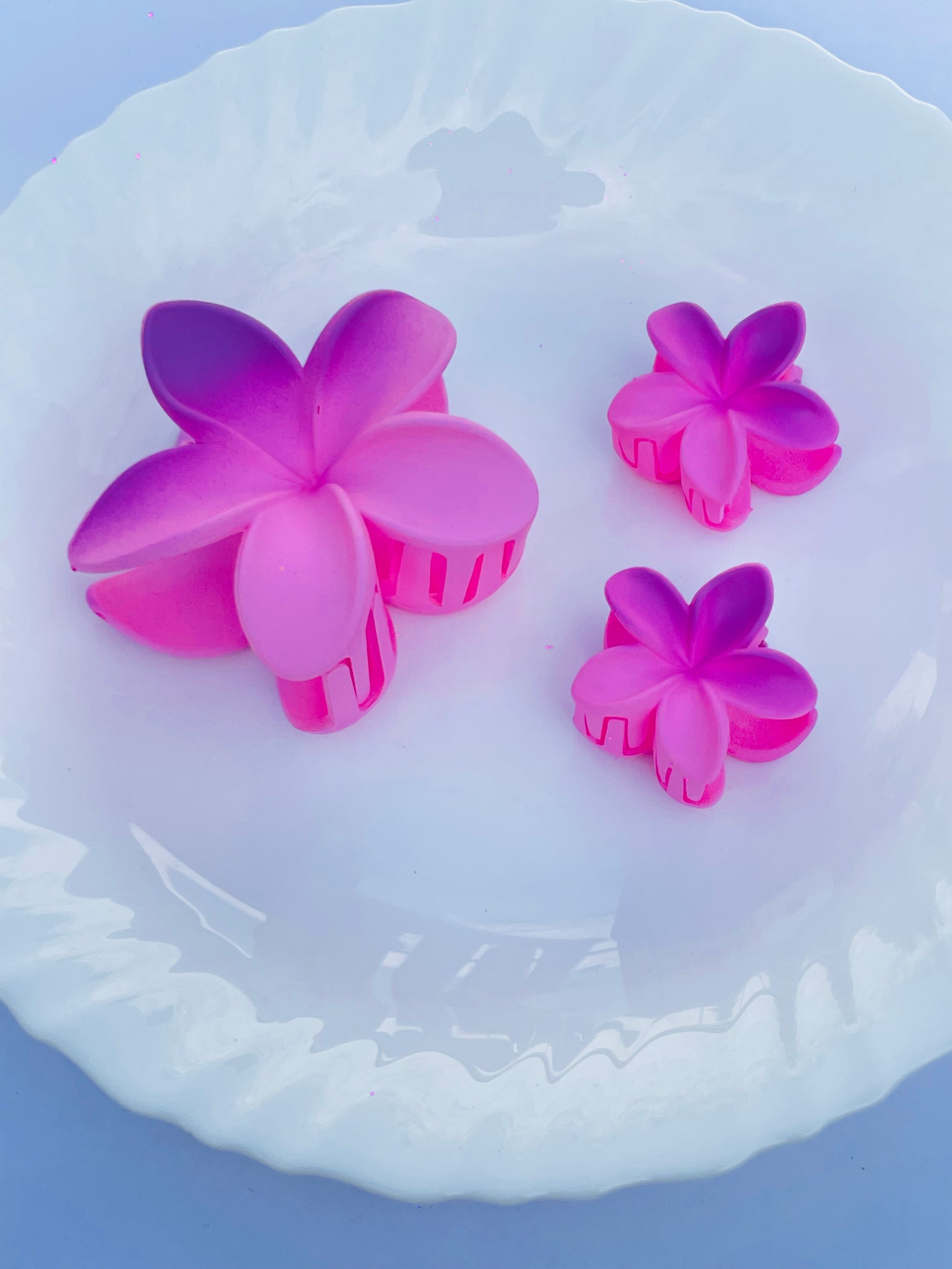 Vibrant 3-Piece Pink Plumeria Hair Clip Set – Fun & Stylish