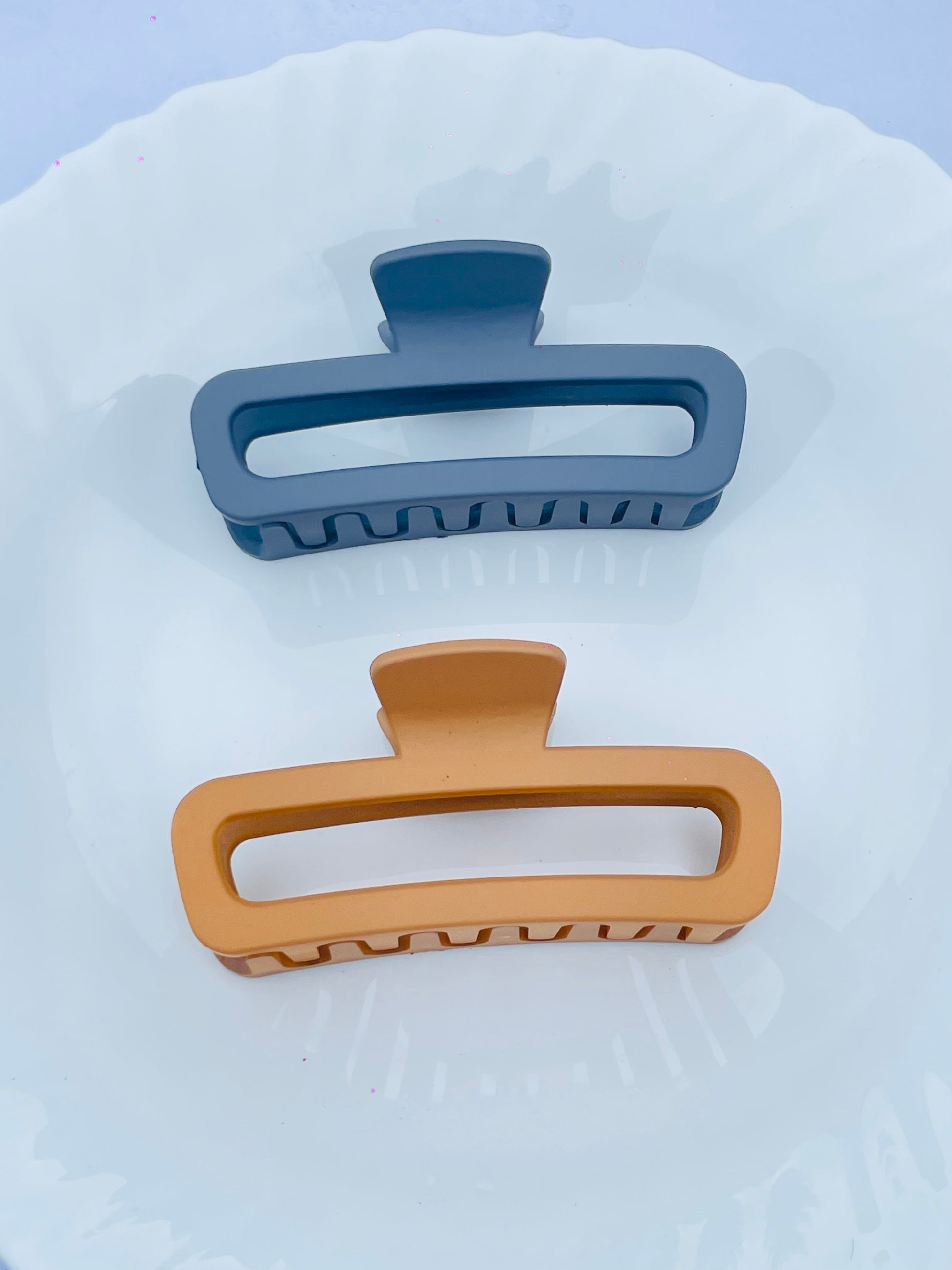 Stylish Set of 2 colors Hair Claw Clips  Blue and Beige
