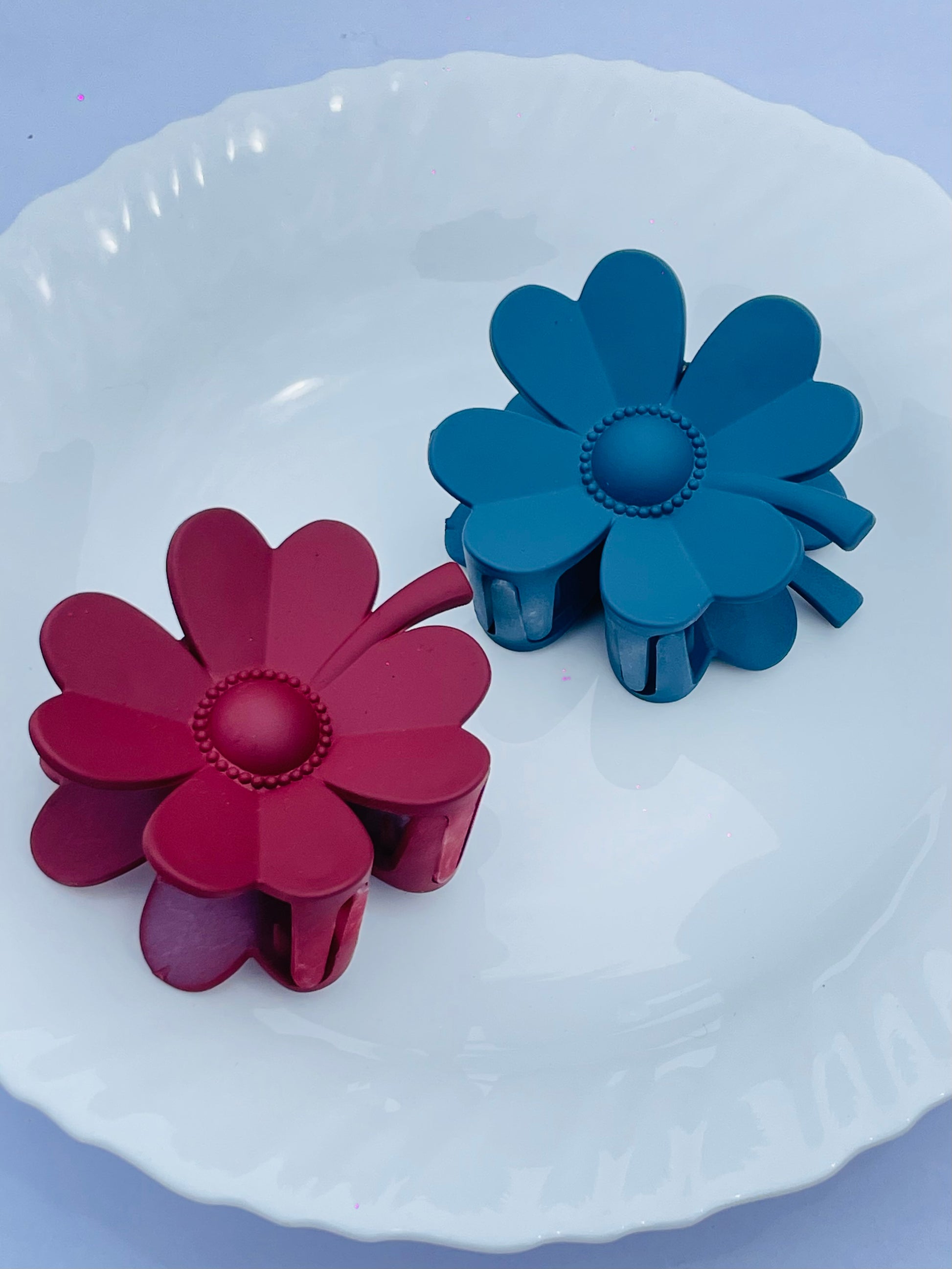 Decorative FlowerShaped Clips  Set of 2 colors