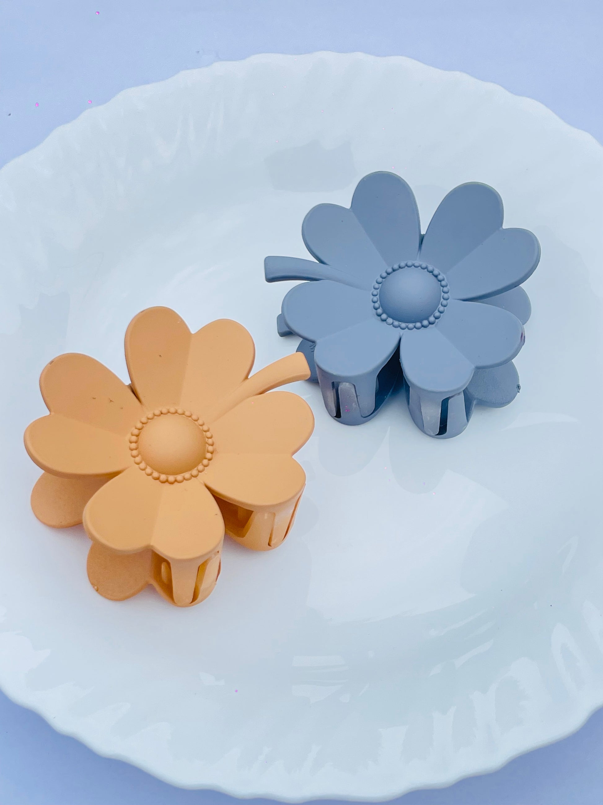 Stylish FlowerShaped Hair Clips  Set of 2 Colors