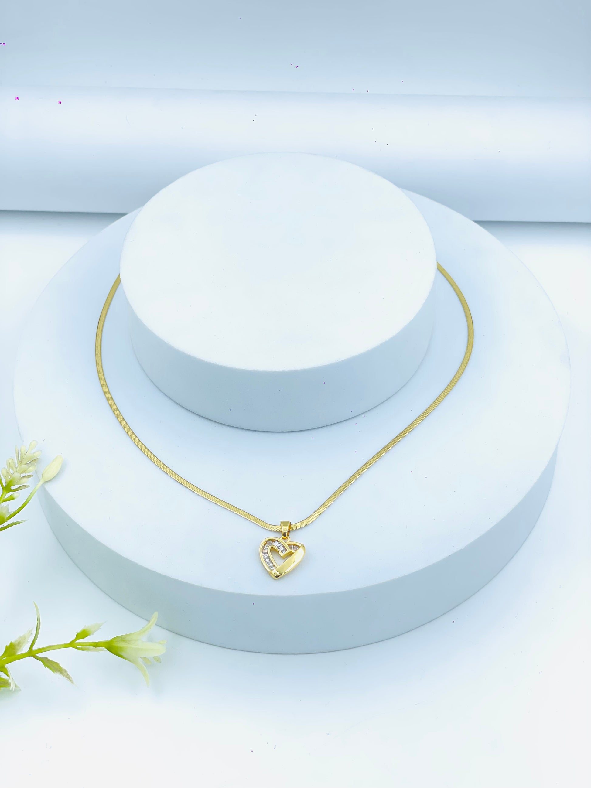 Elegant Gold Heart Pendant Necklace