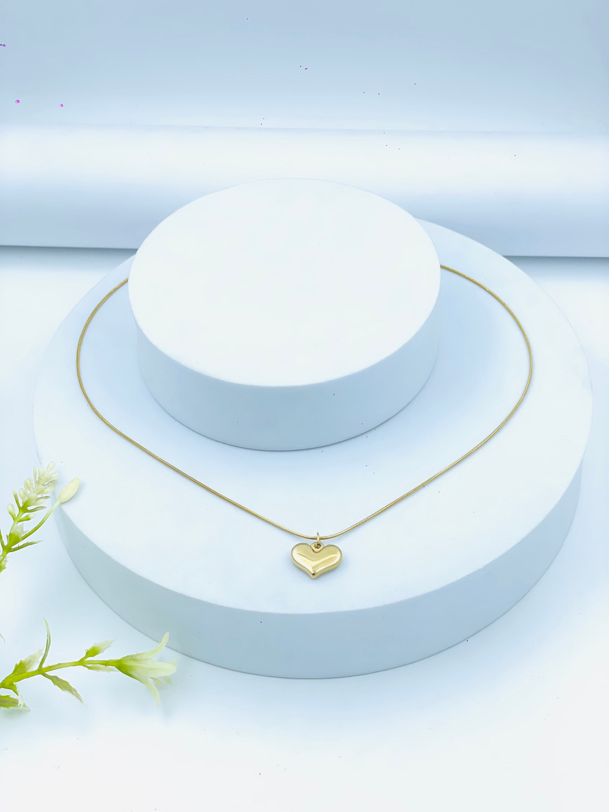 Elegant Gold Heart Pendant Necklace for Women