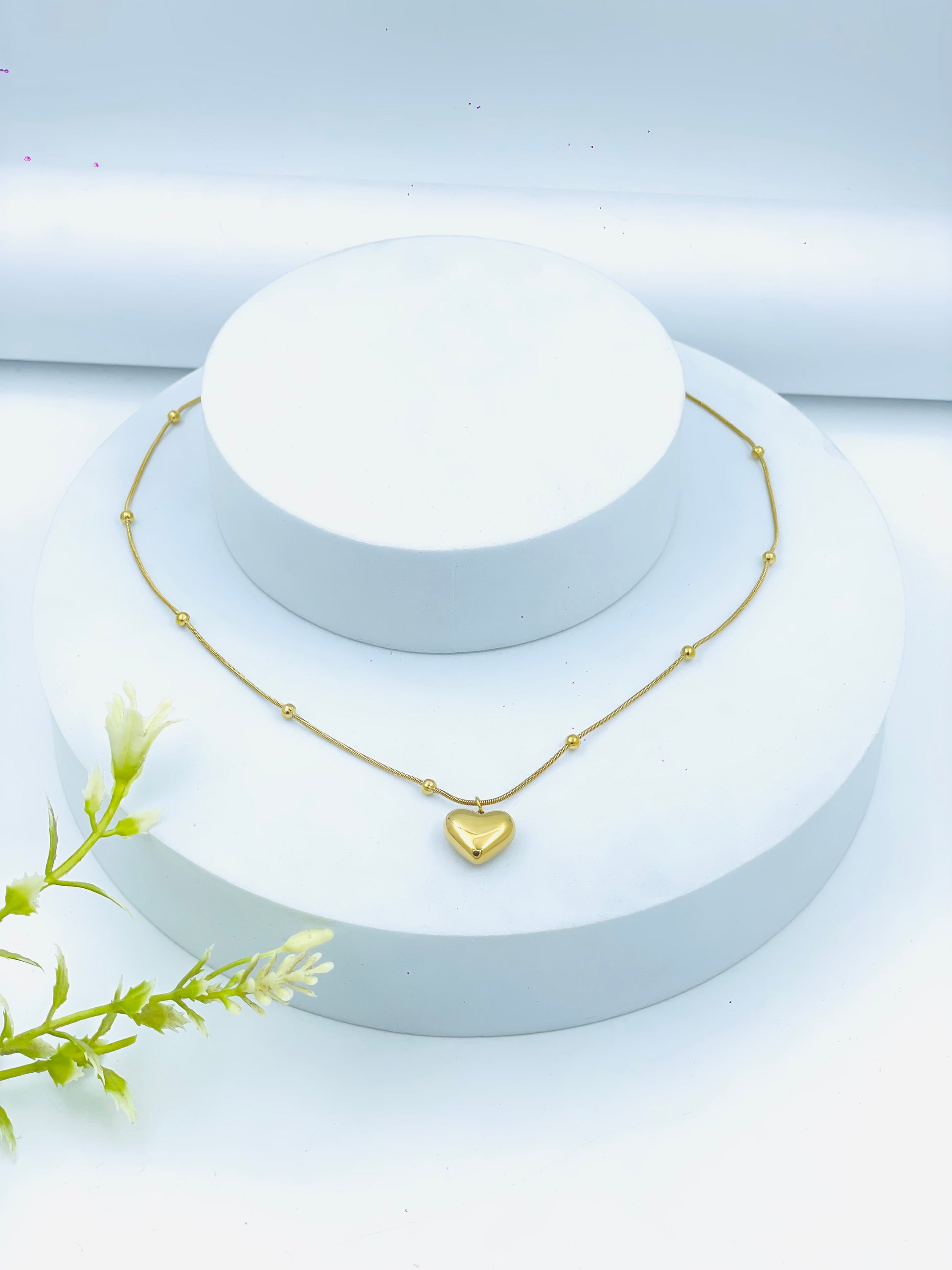 Elegant Gold Heart Pendant Necklace