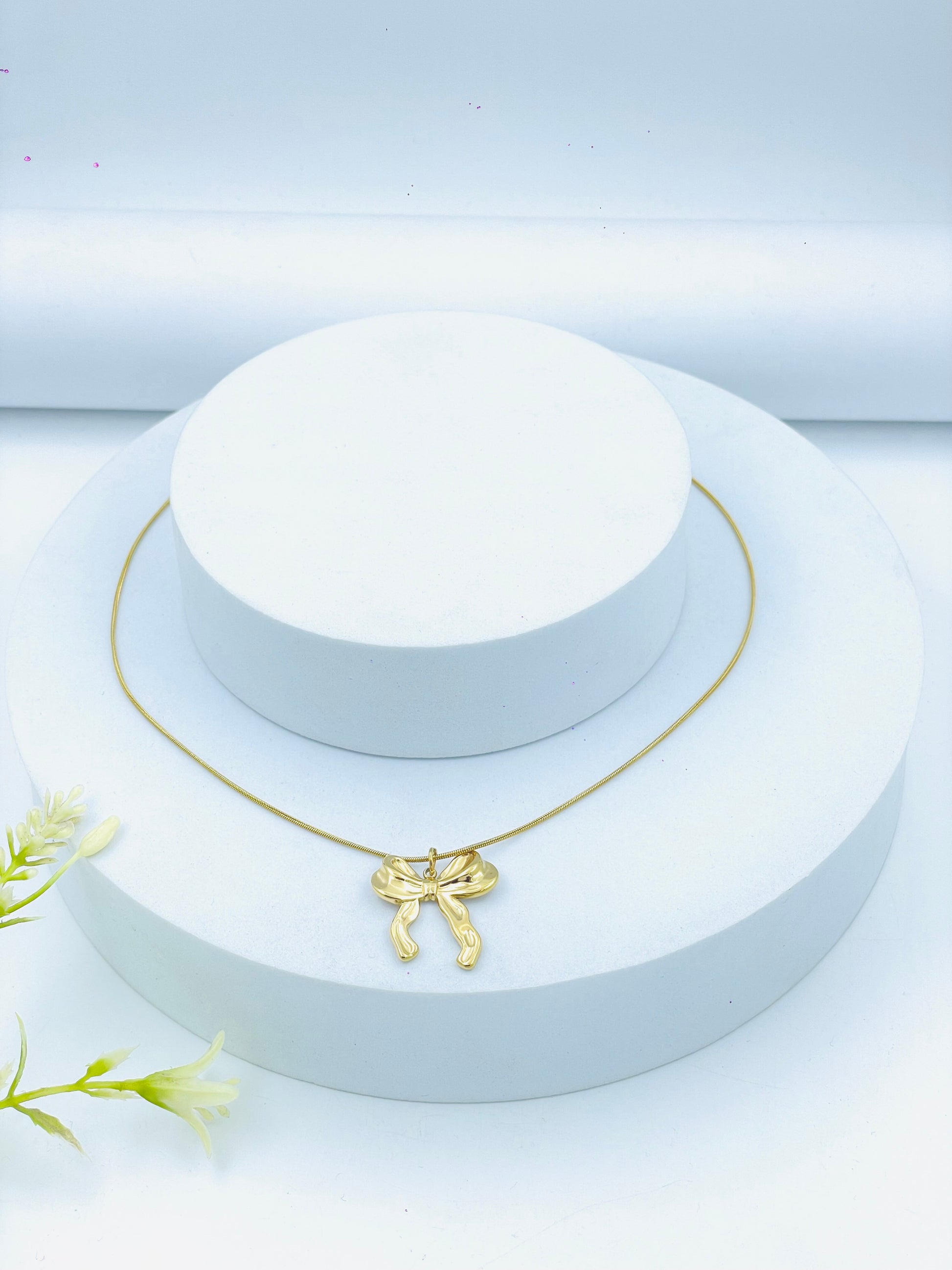 Elegant Gold Butterfly Pendant Necklace