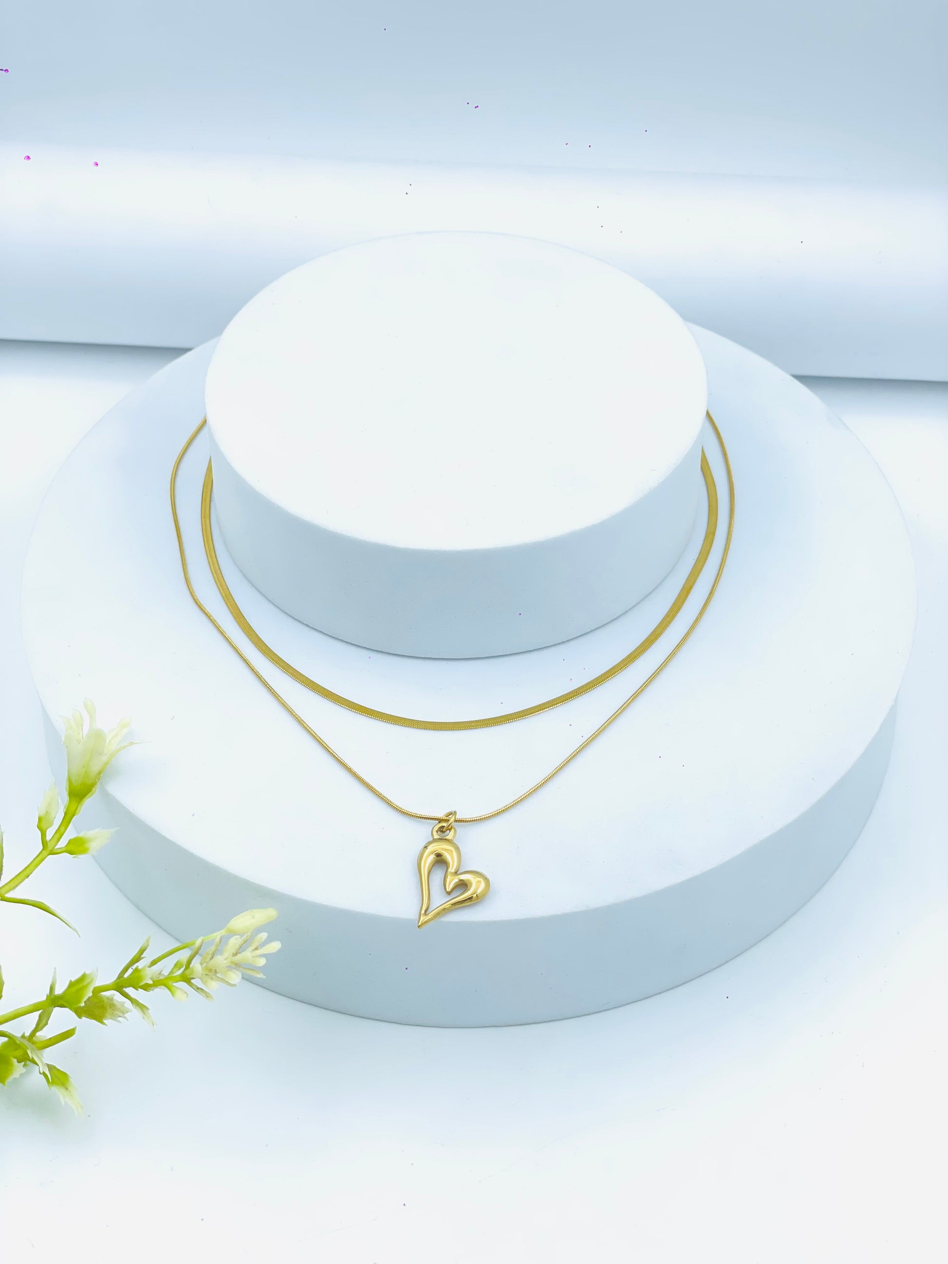 Elegant Gold Heart Pendant Necklace