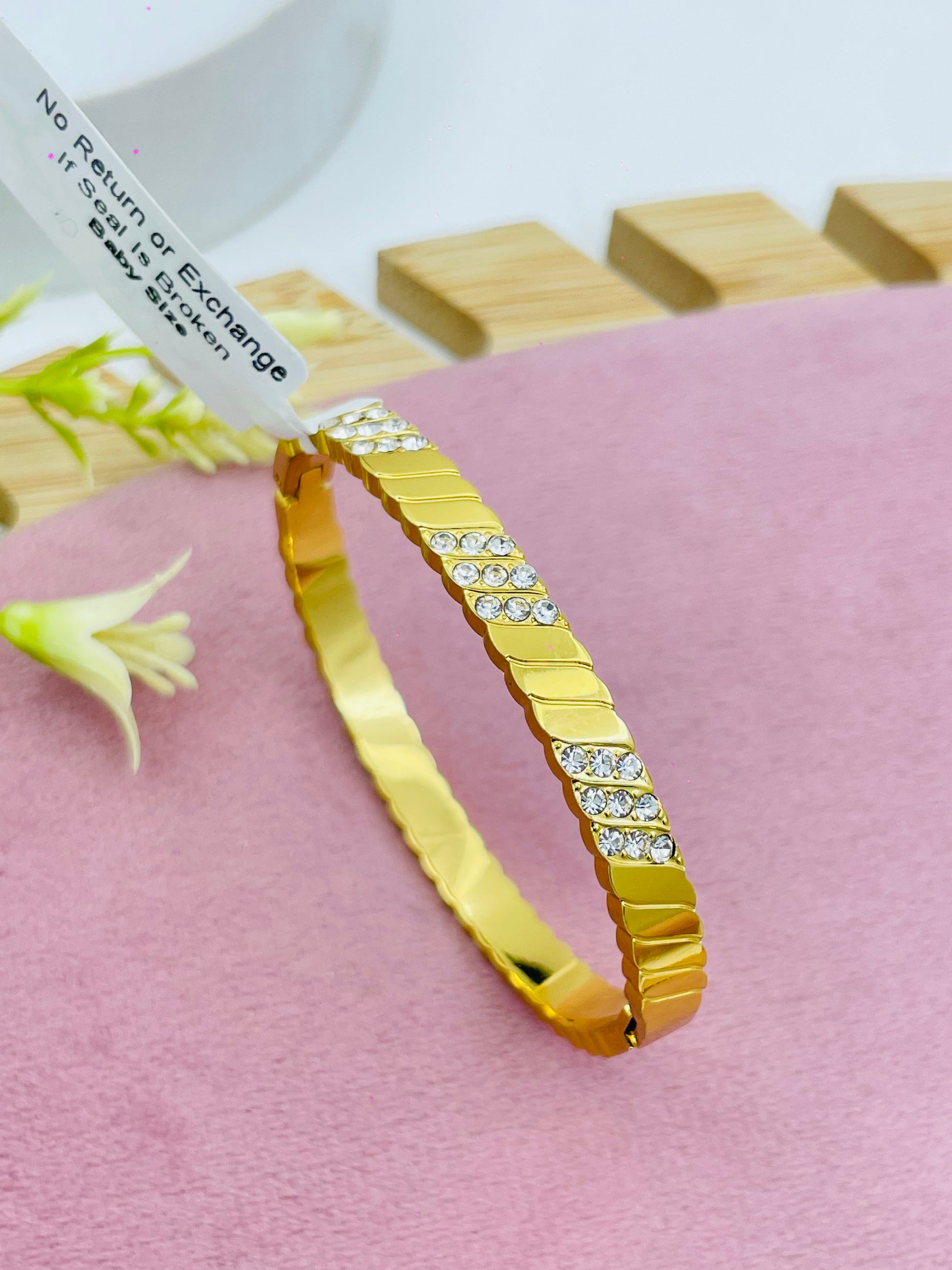 Elegant Gold Plated Bracelet with Rhinestones