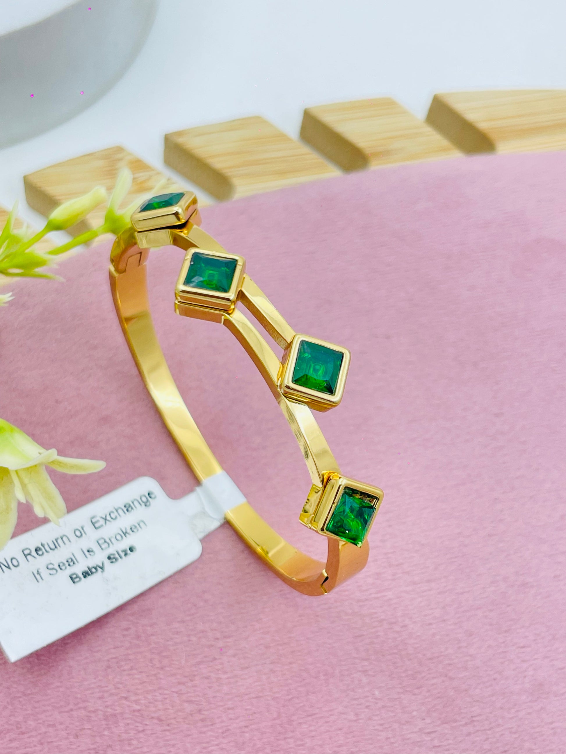 Elegant Emerald Square Crystal Gold Bracelet