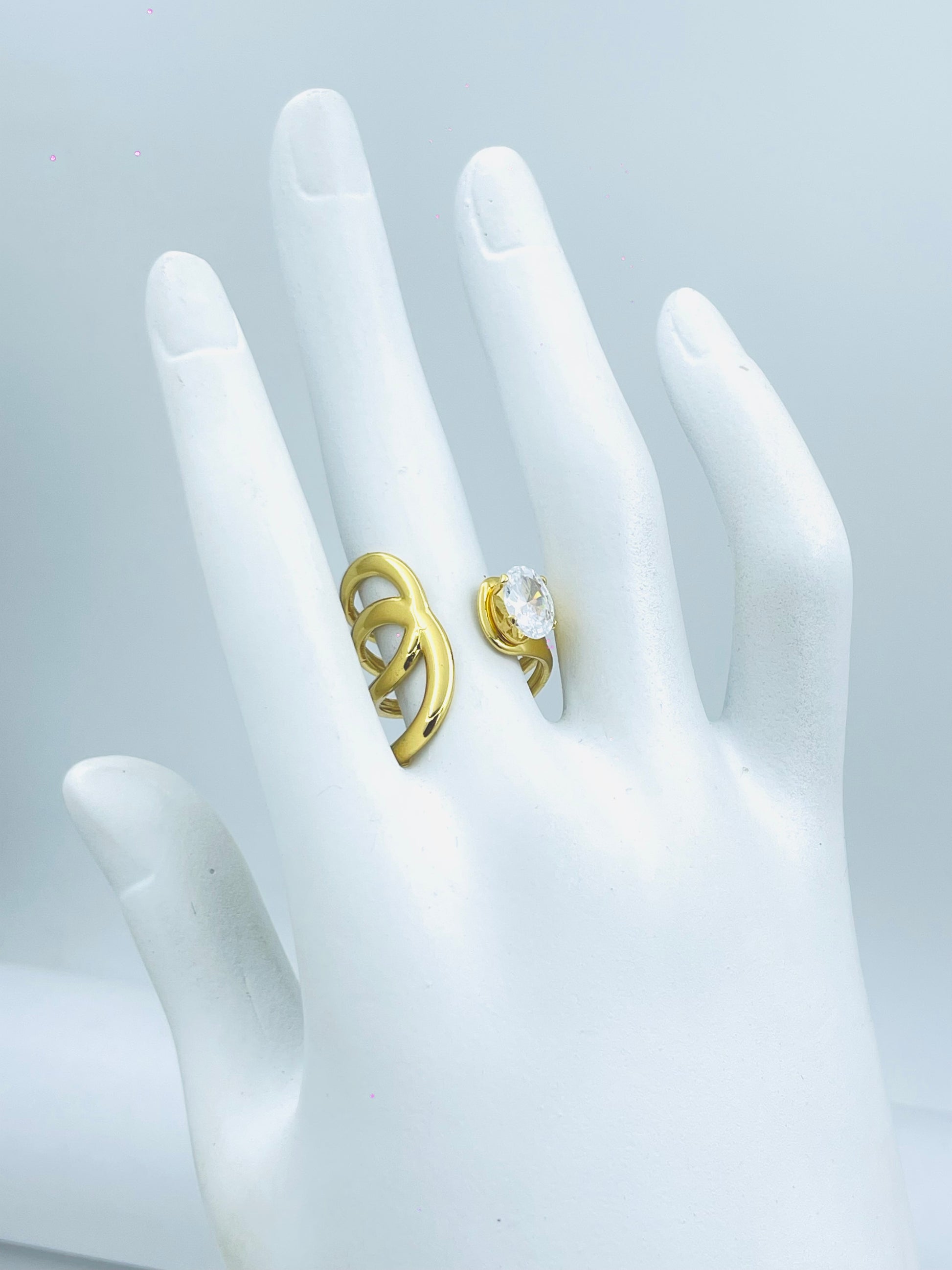 Elegant Gold and Crystal Ring Set  Perfect for Any Occasion