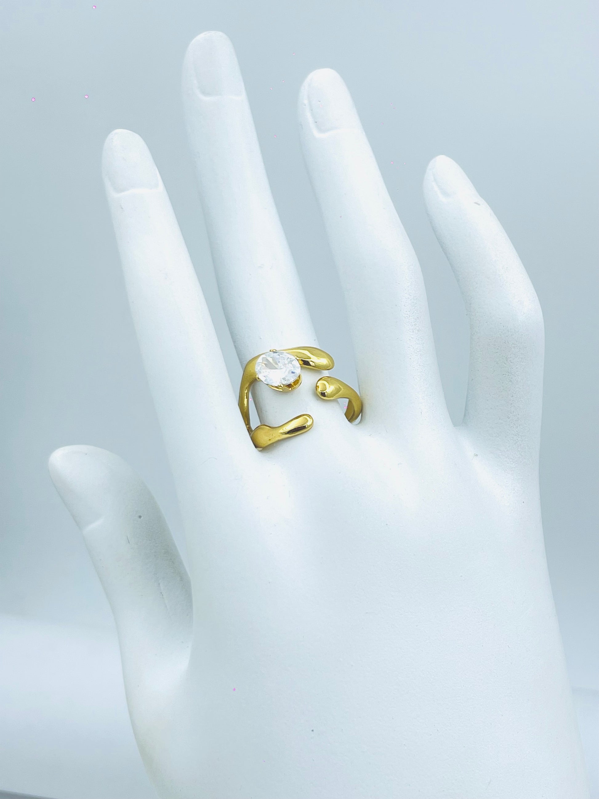 Elegant Gold Adjustable Ring with Crystal