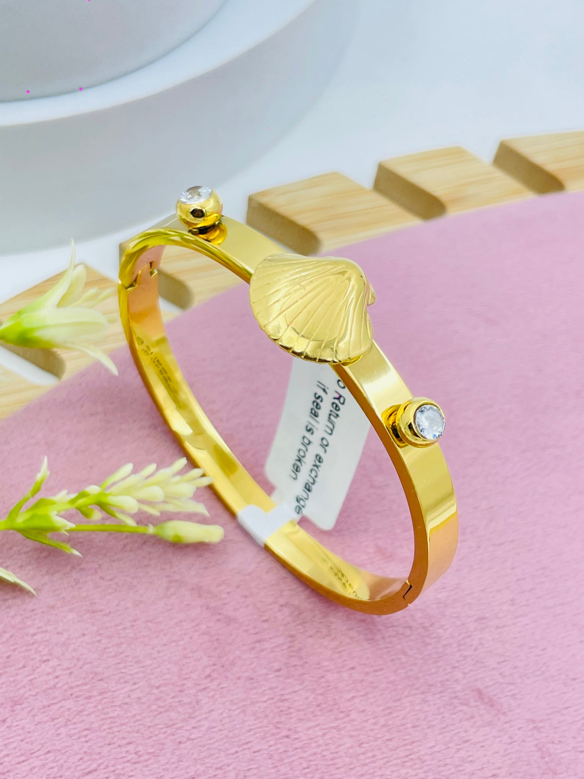Elegant GoldPlated Leaf Design Bracelet