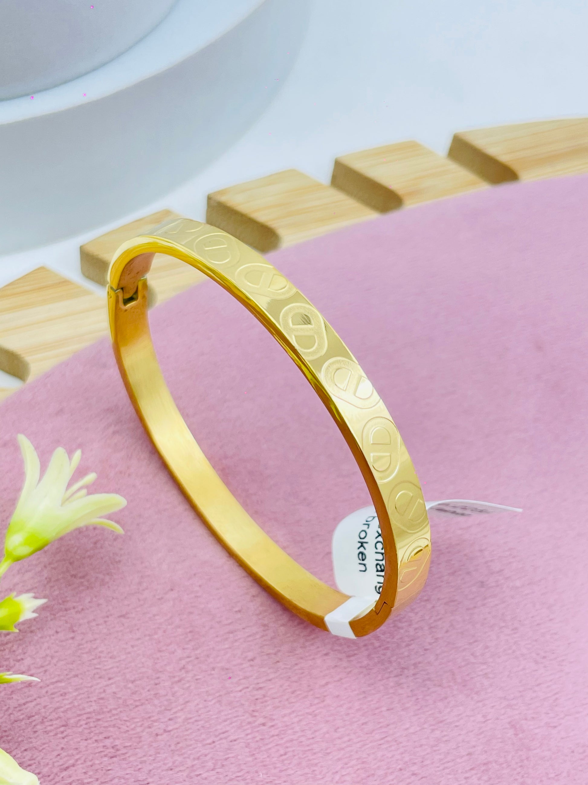 Elegant Engraved Gold Bangle for Women