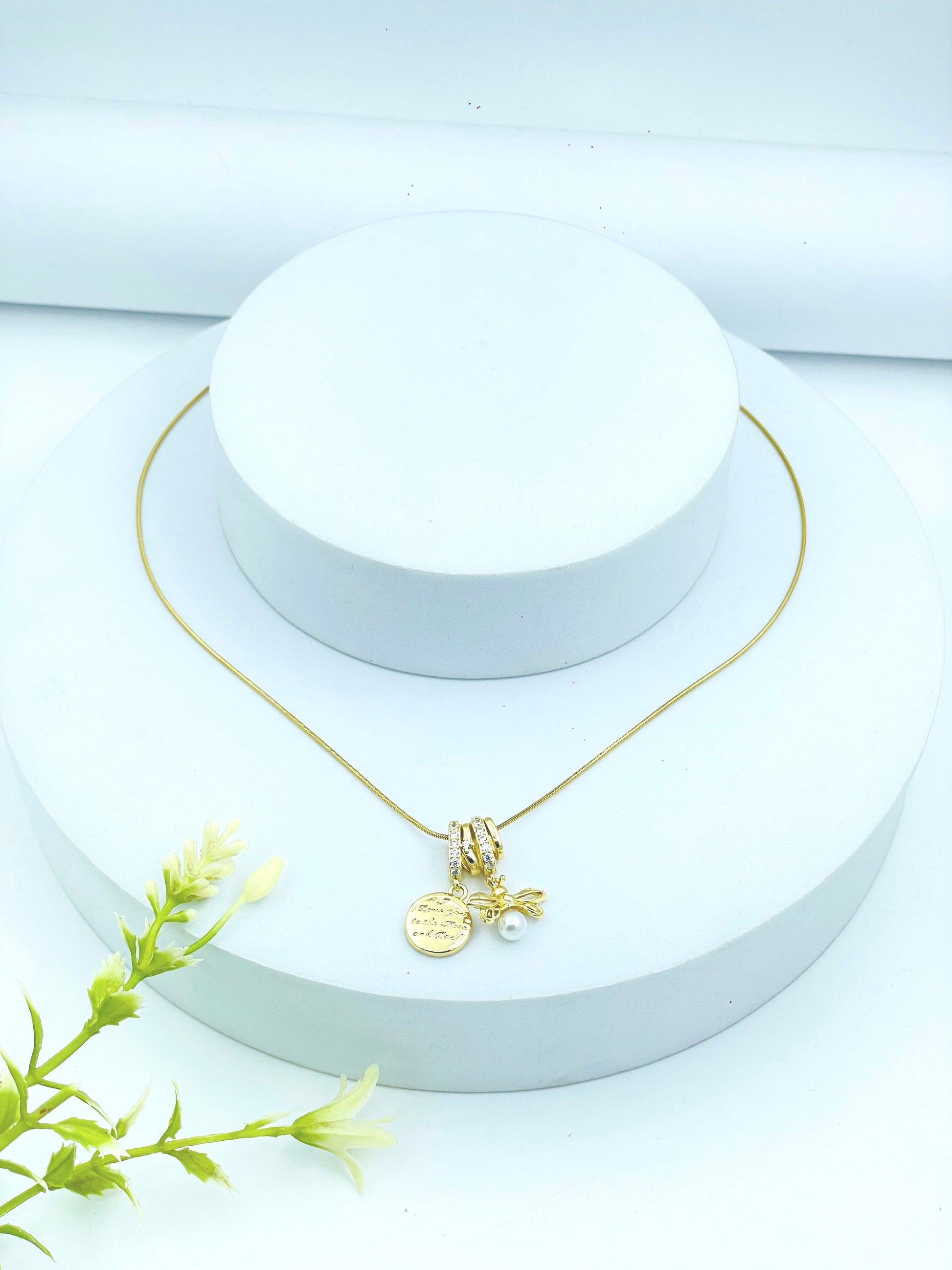 Elegant Gold Charm Pendant Necklace for Women