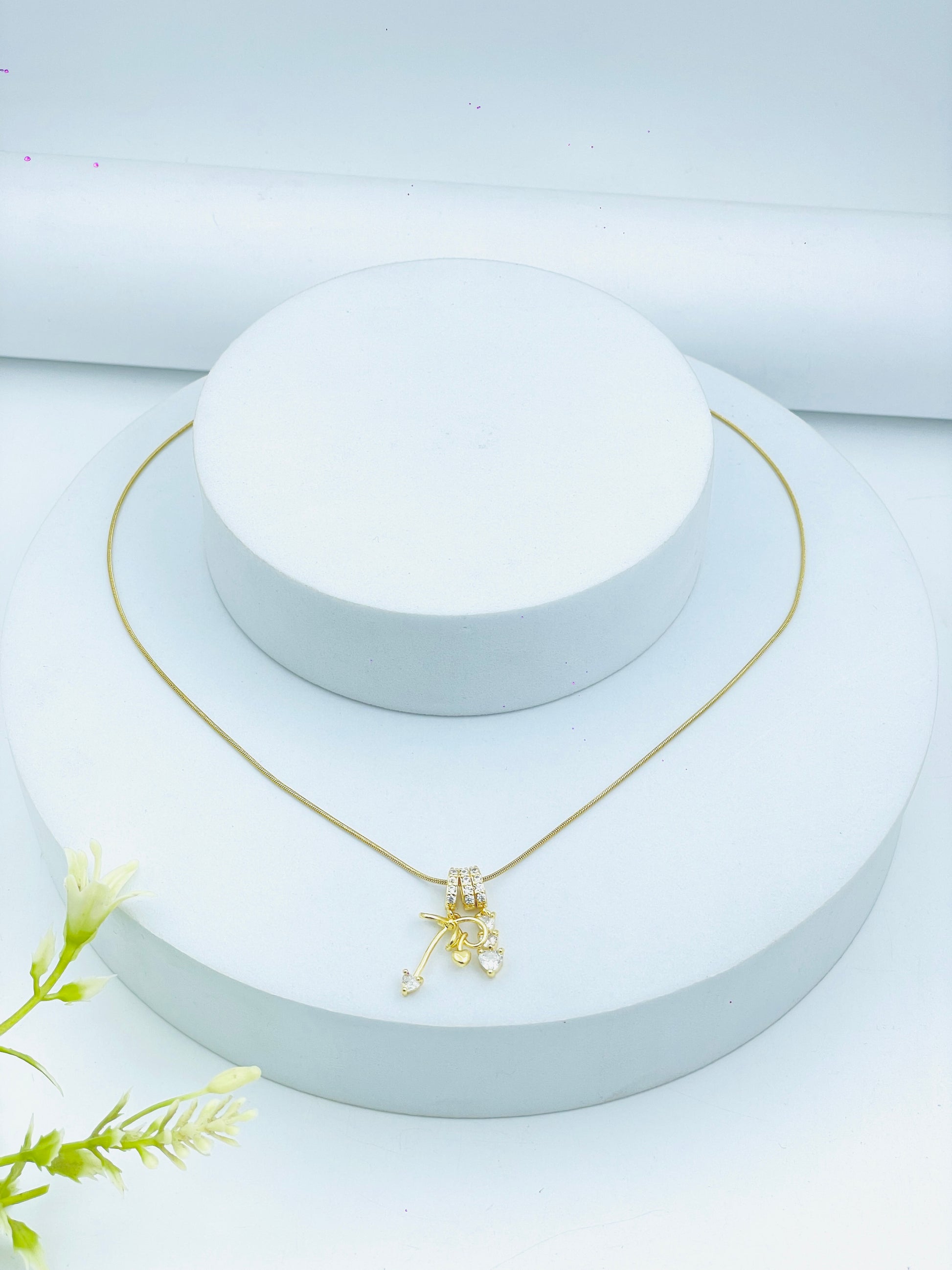 Elegant Gold Pendant Necklace  Perfect for Any Occasion