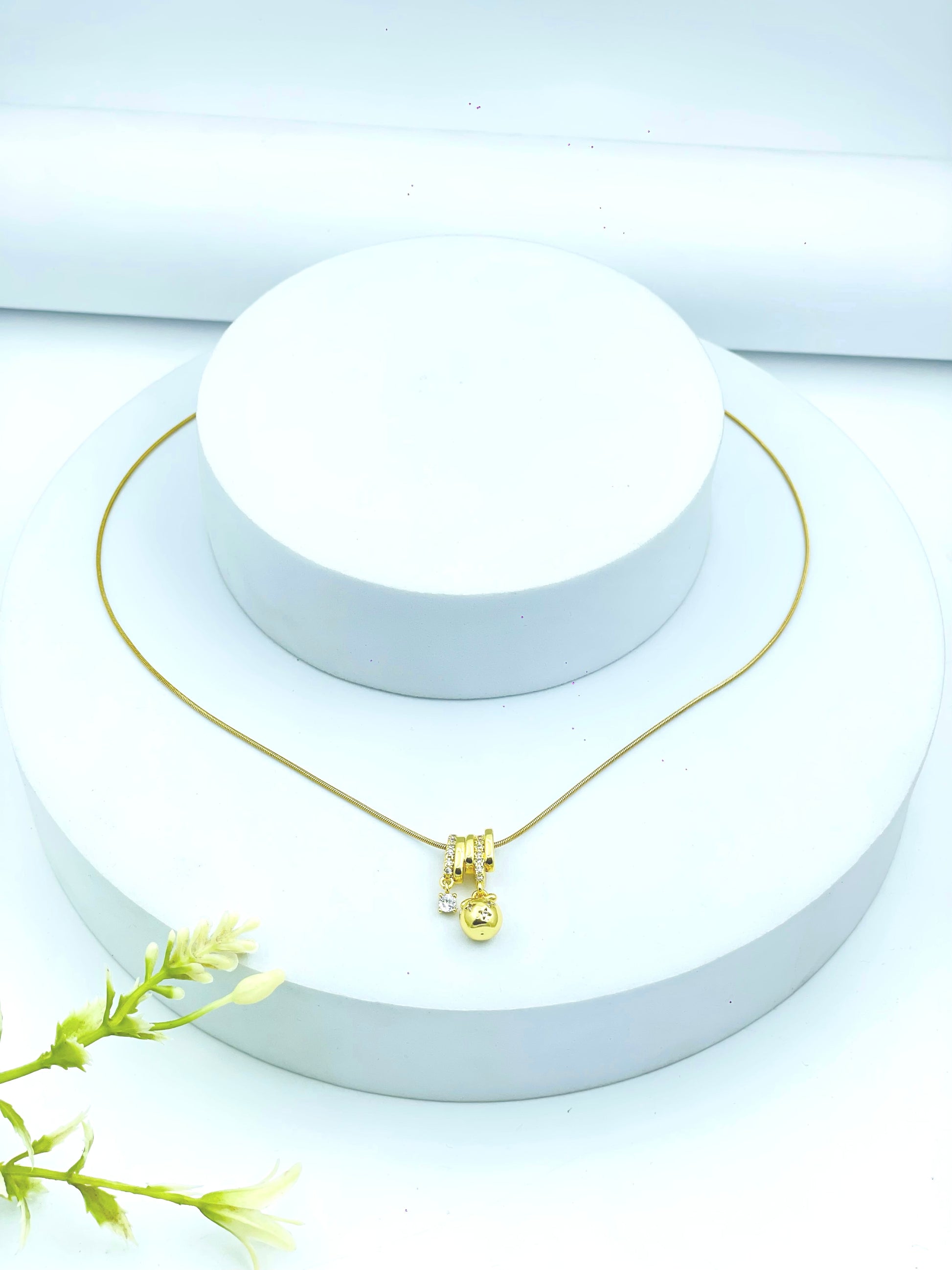 Elegant Gold Pendant Necklace  Timeless Jewelry