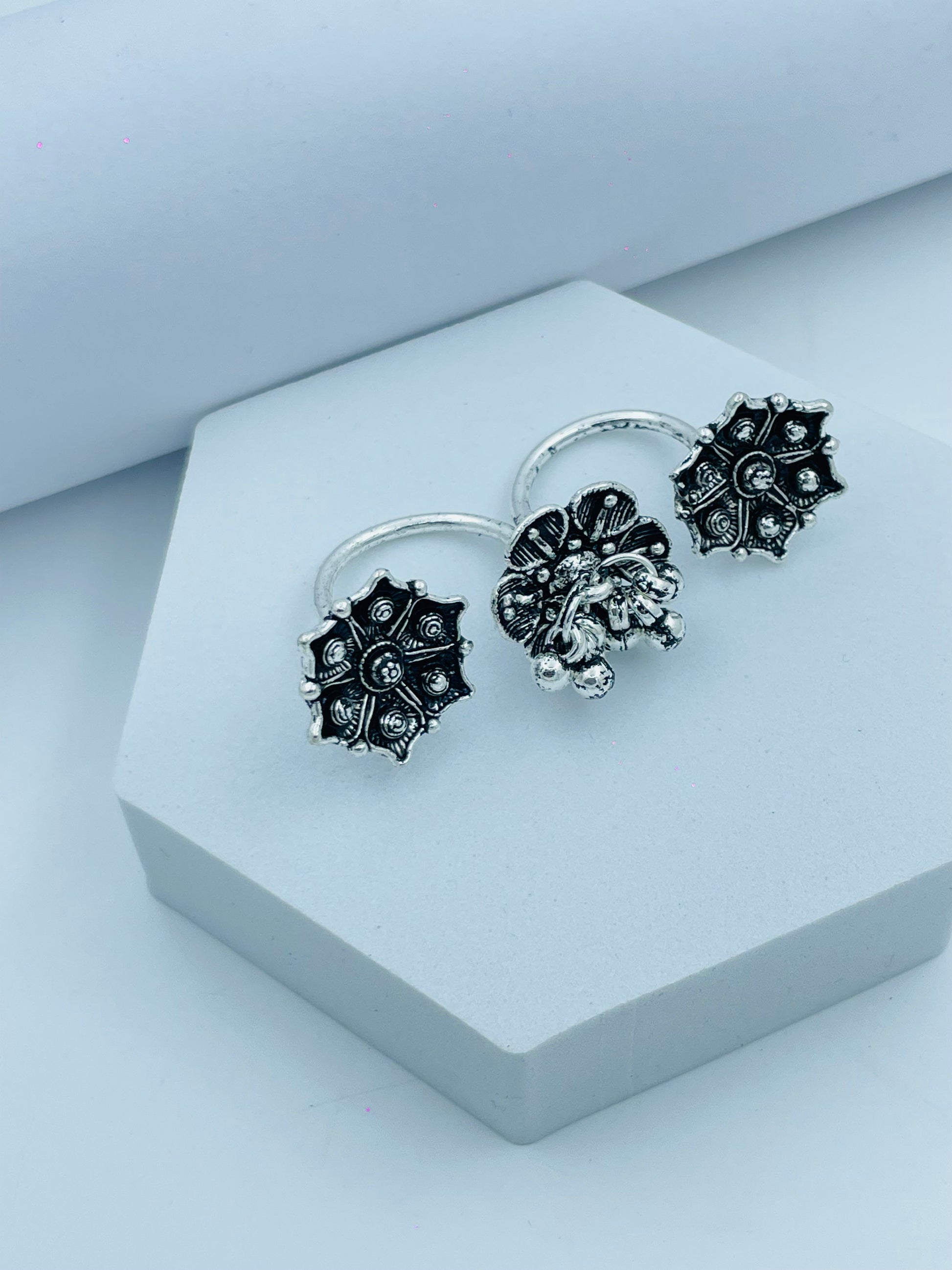 Elegant Silver Floral Ring Set  Stylish  Chic