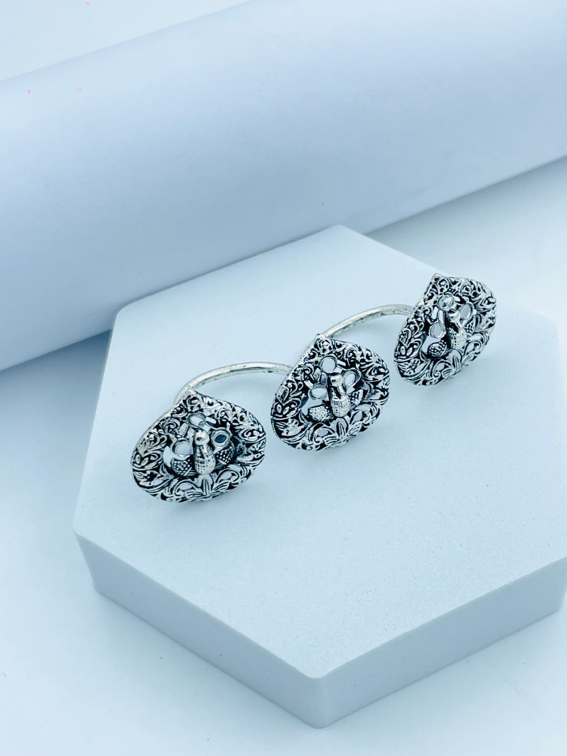 Exquisite Silver Floral HeartShaped Rings
