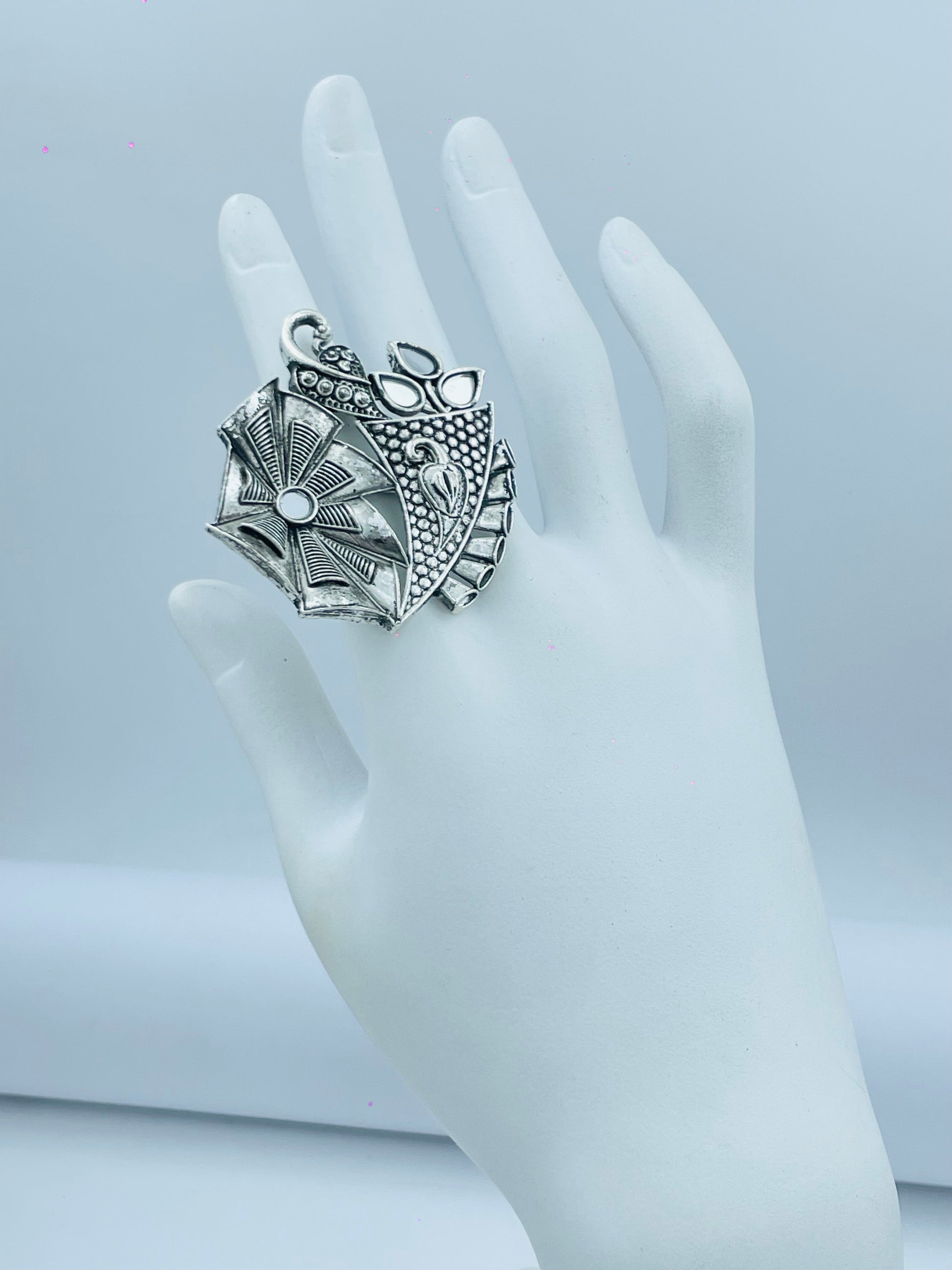 Antique Silver Floral Statement Ring  Elegant and Unique