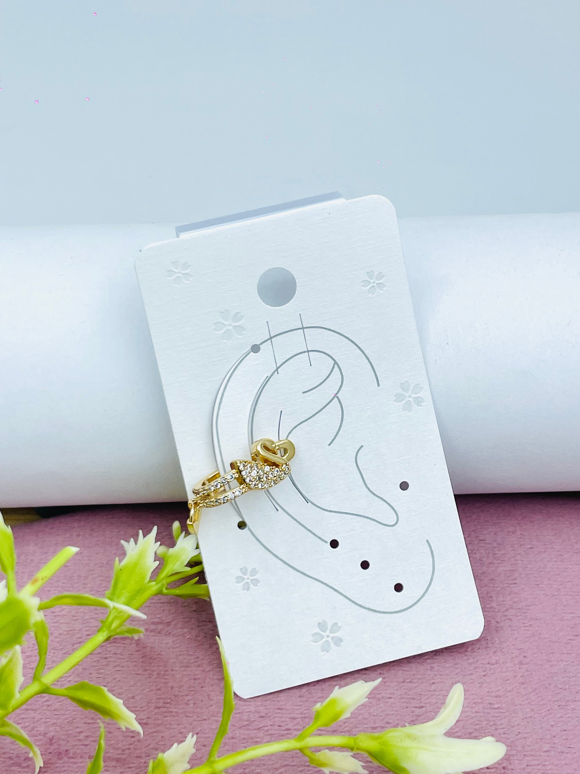 Elegant Gold Ear Cuff with Sparkling Crystals Pack of 1