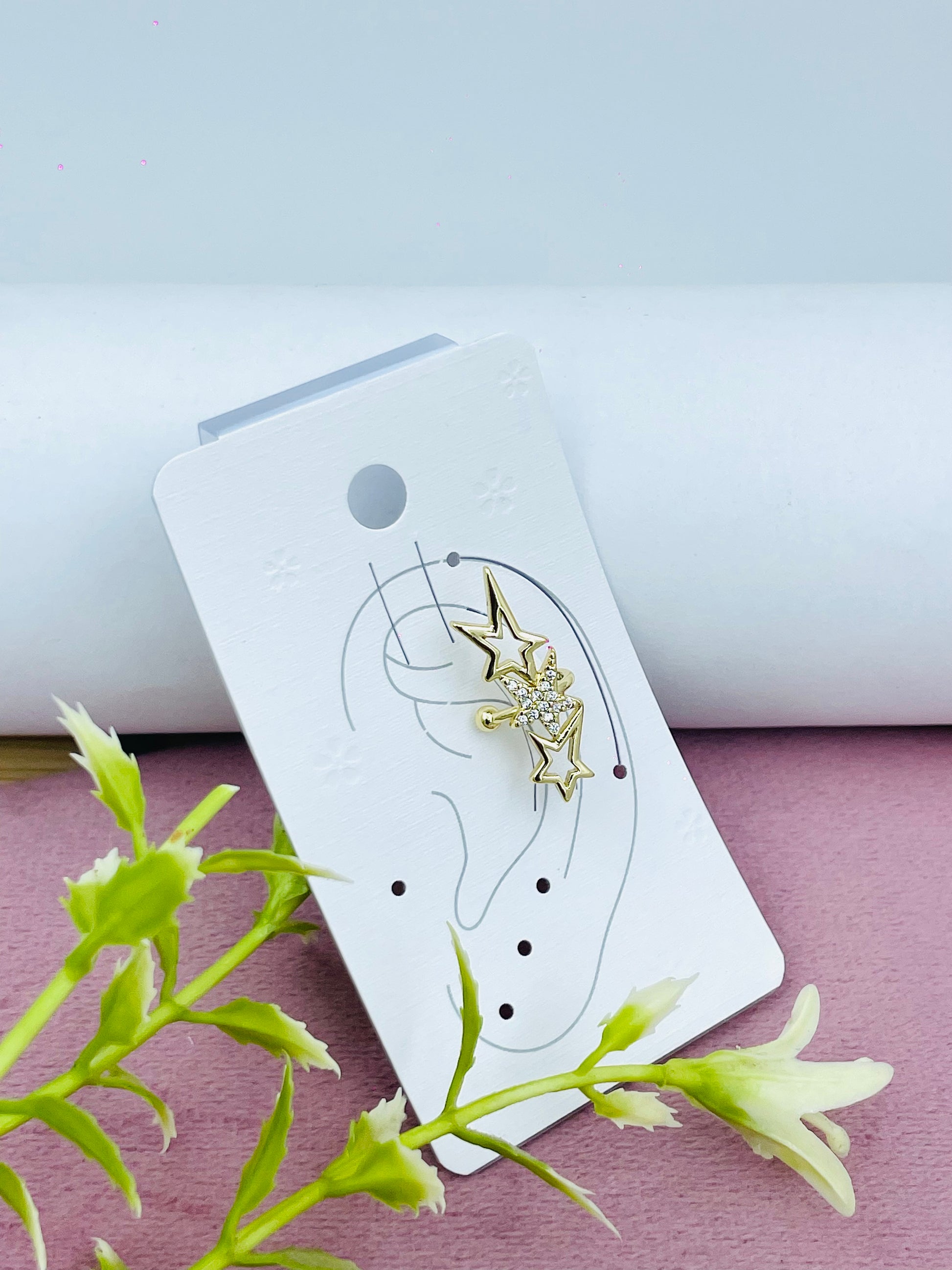 Elegant Star Cluster Ear Cuff  Trendy Ear Accessory Pack of 1