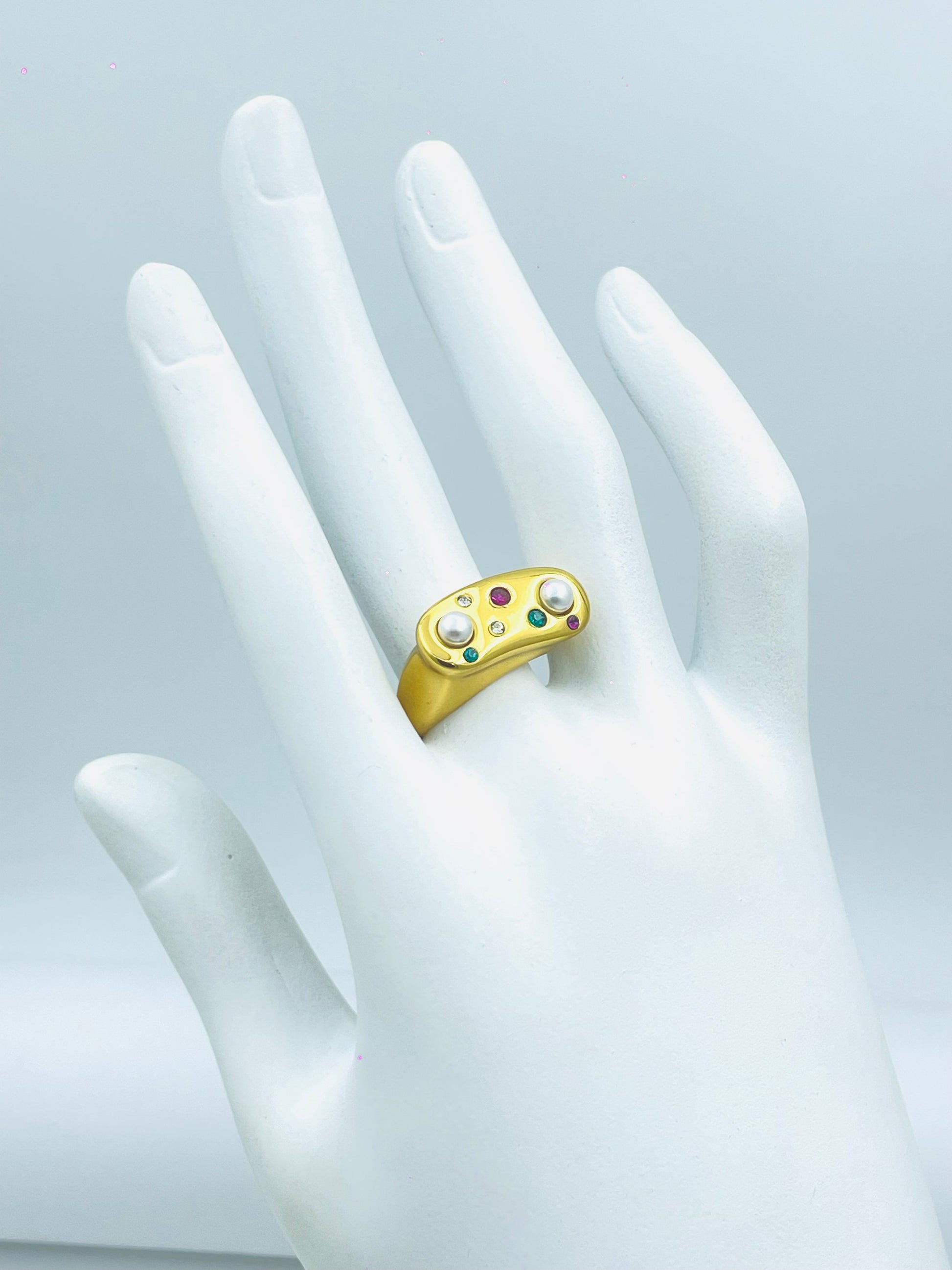 Elegant Gold Ring with MultiColored Gemstones