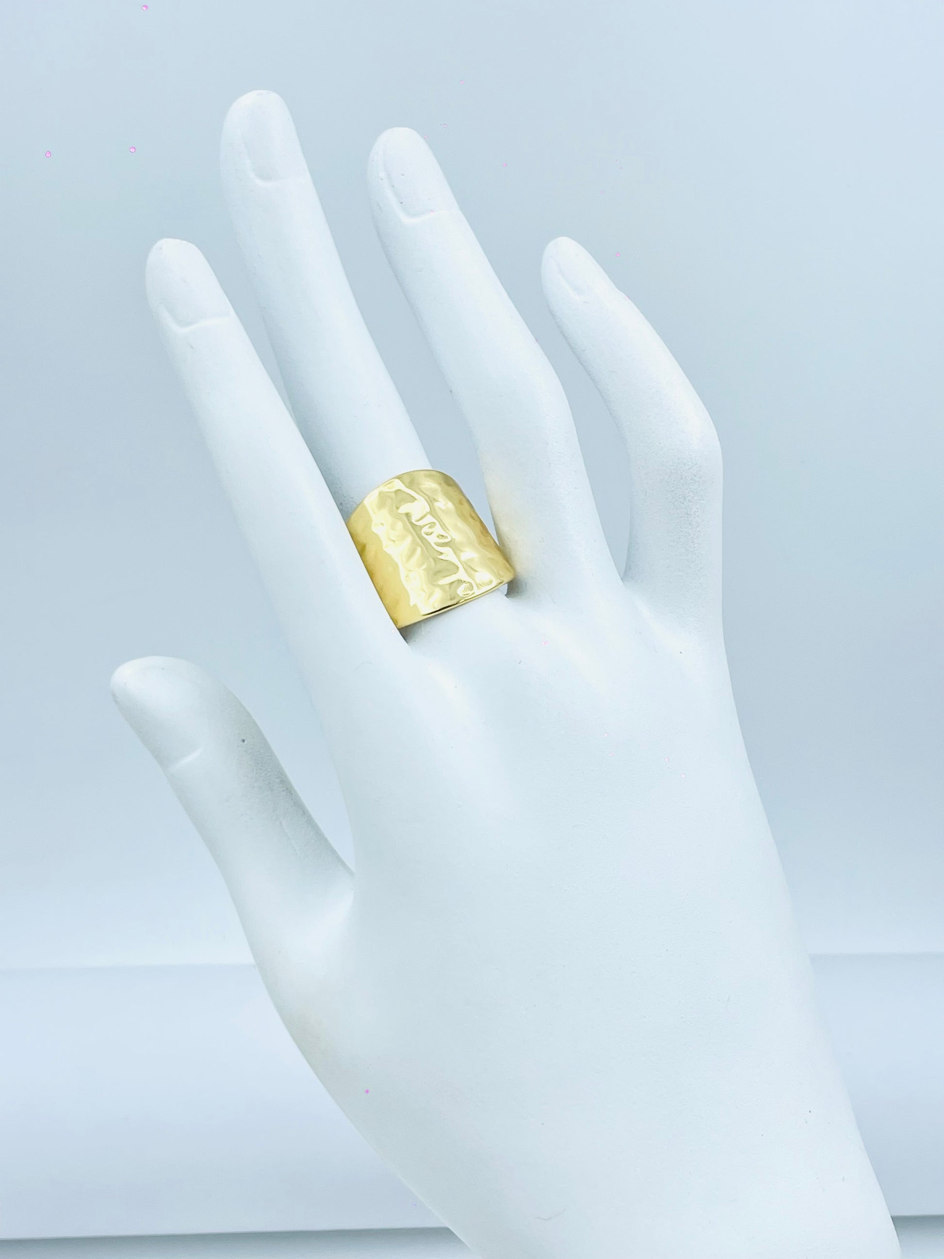 Elegant Gold Textured Ring  Stylish Jewelry Piece