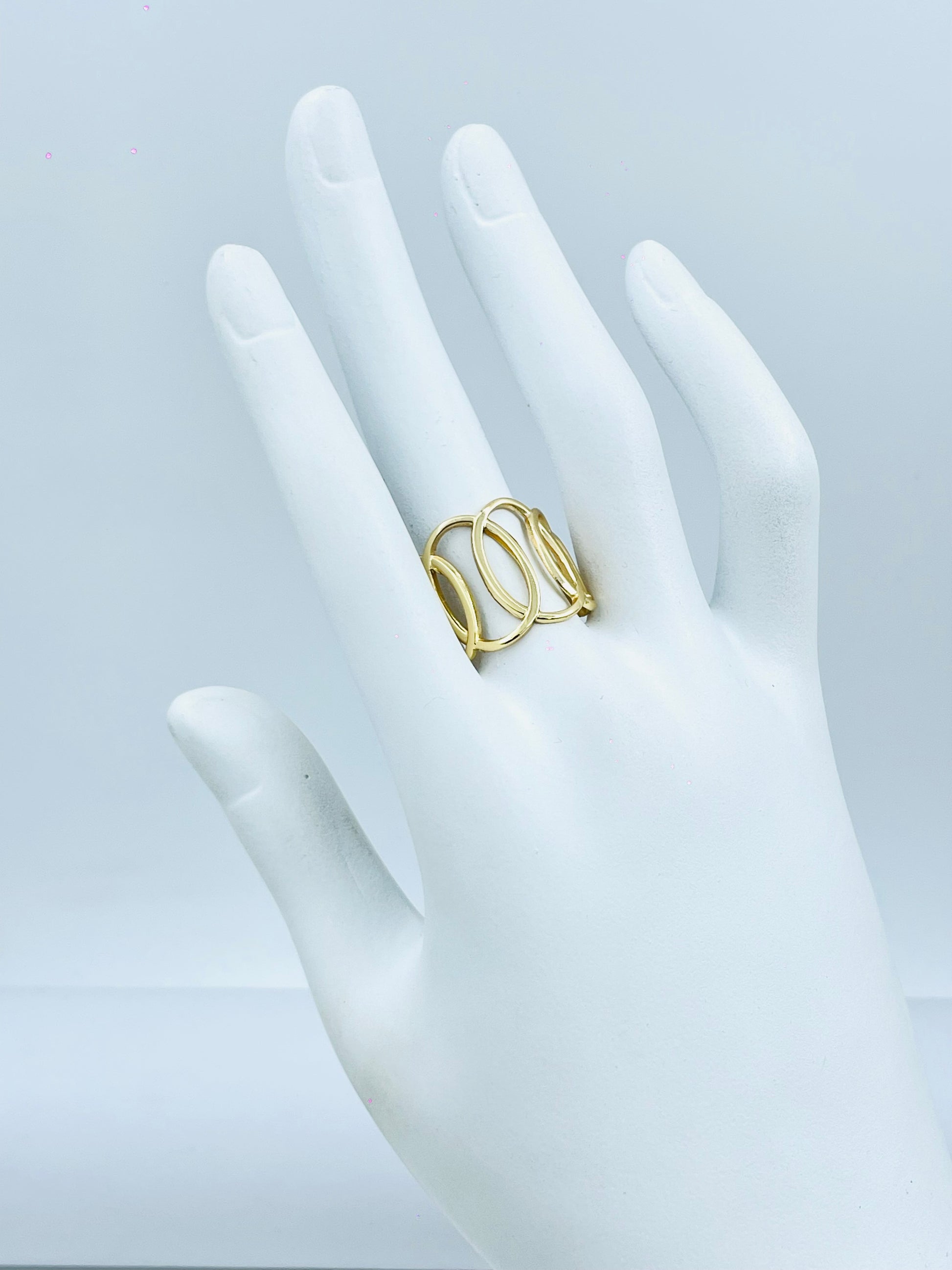 Elegant Gold Intertwined Loop Ring