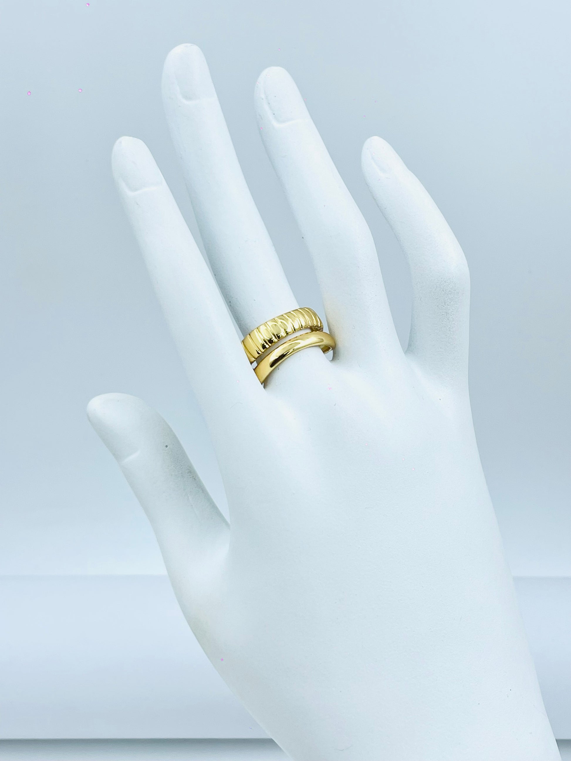 Elegant Gold Stackable Rings Set