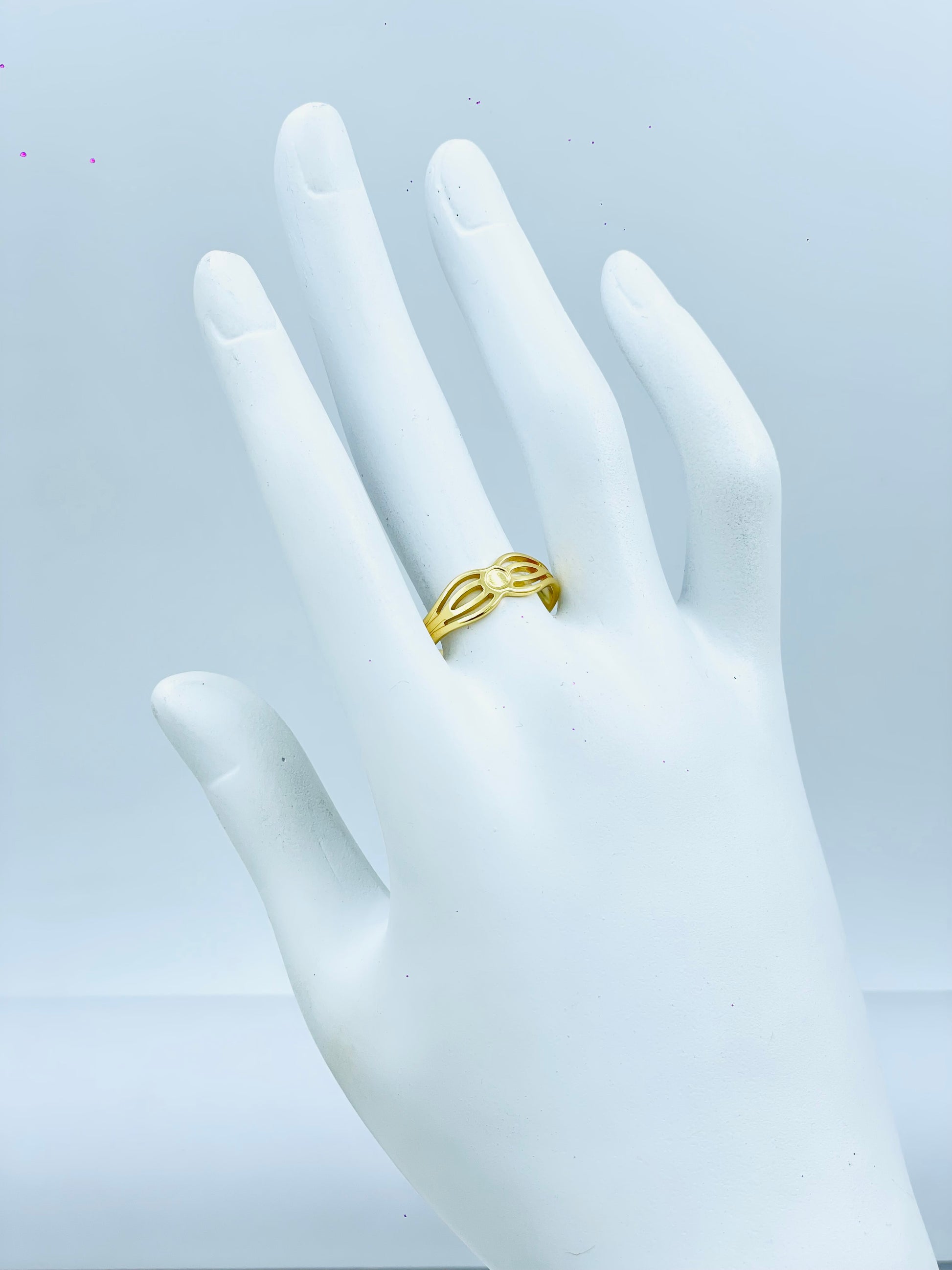 Elegant Gold Infinity Band Ring