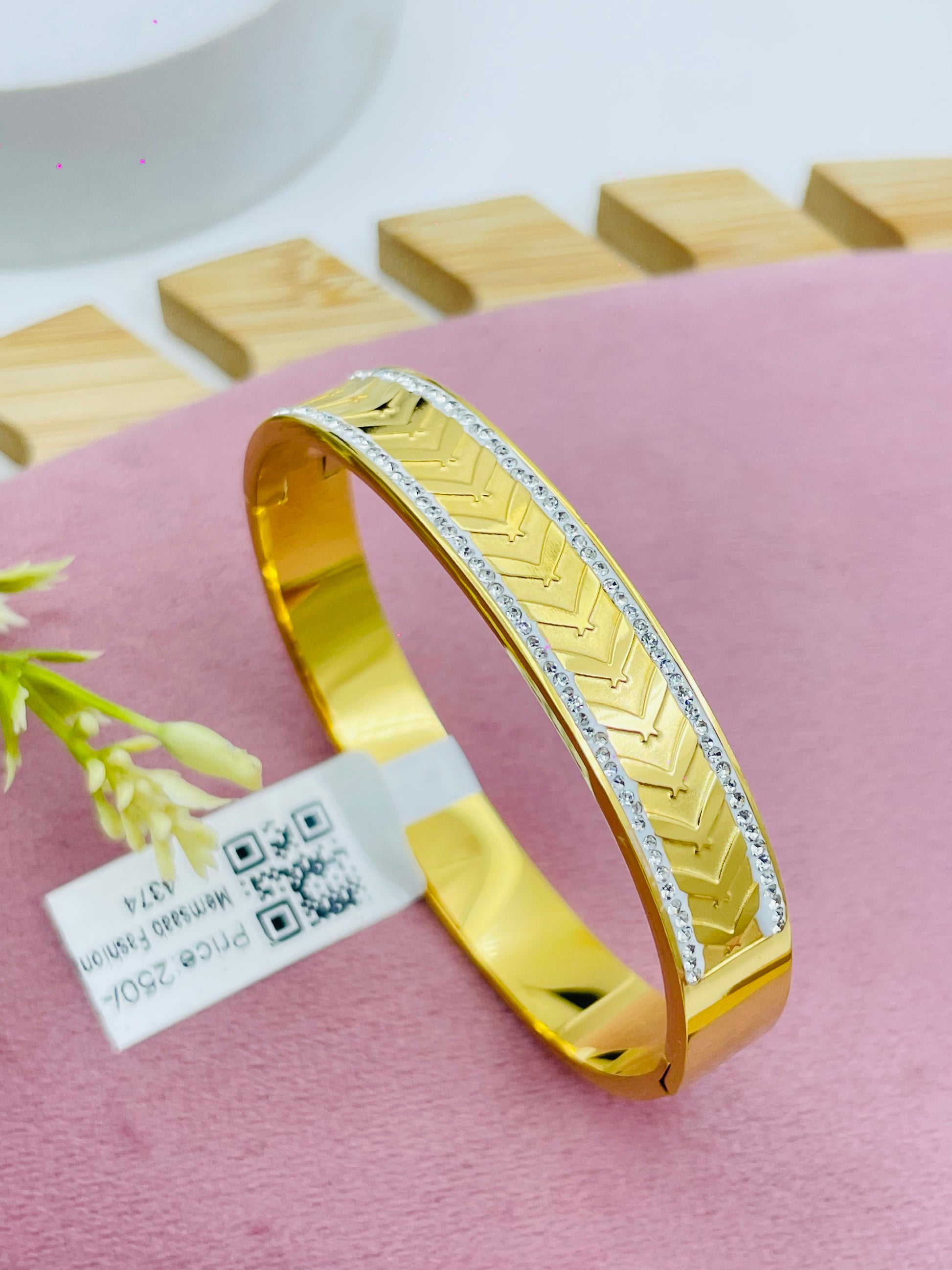 Elegant Gold and Diamond Accent Bangle Bracelet