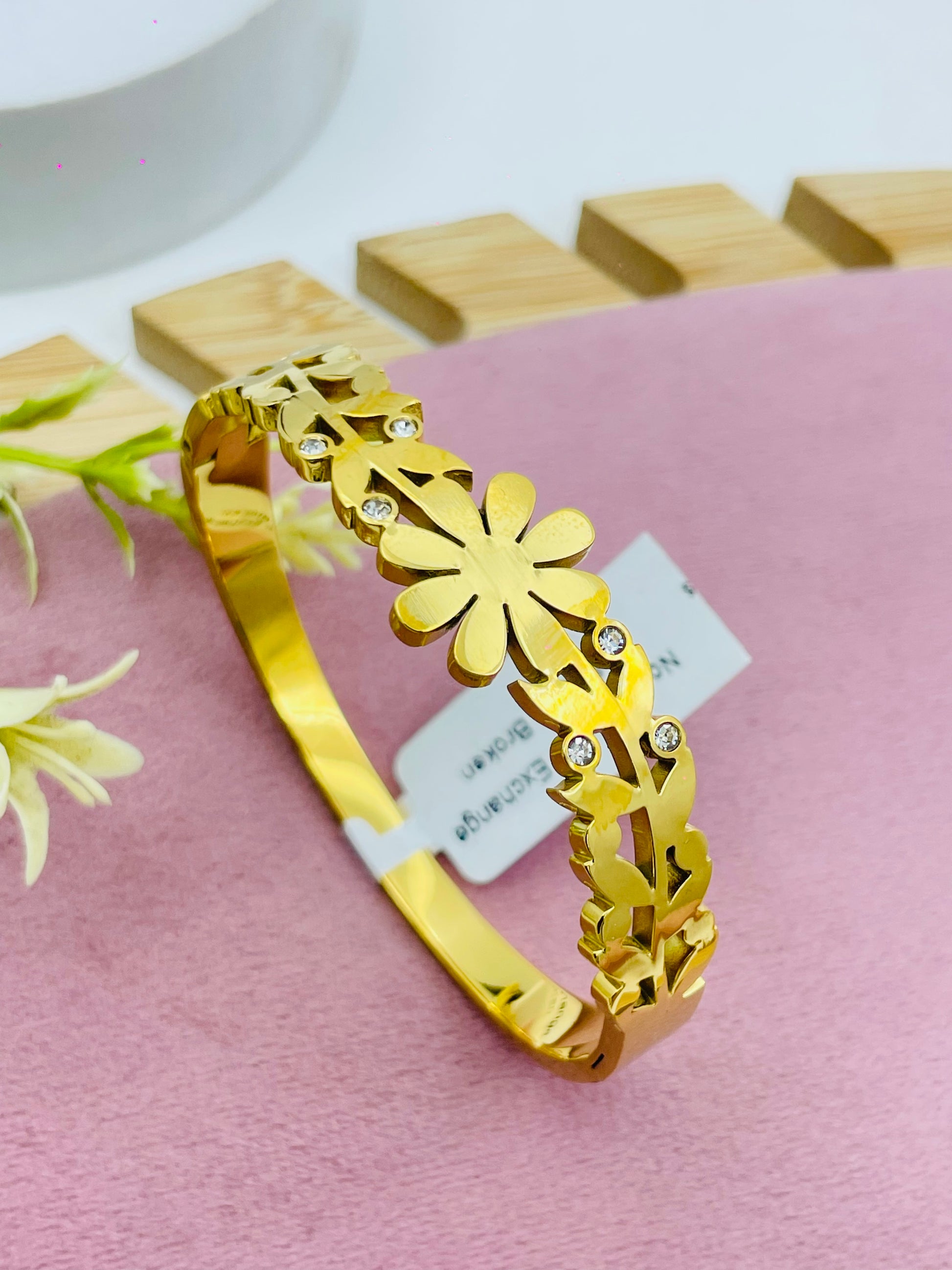 Elegant Floral Gold Bracelet with Crystal Accents