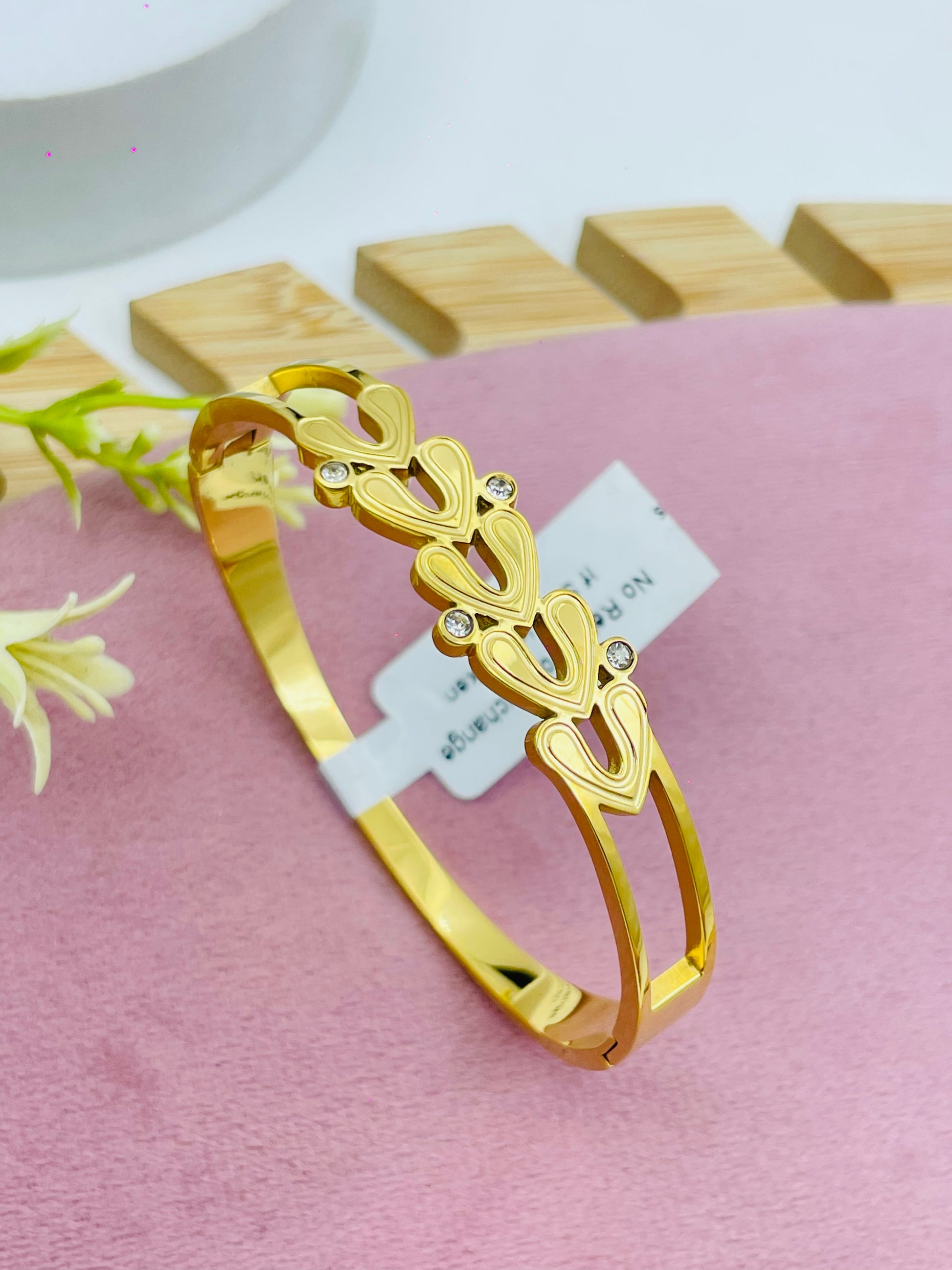 Elegant Gold Heart Bracelet with Diamonds