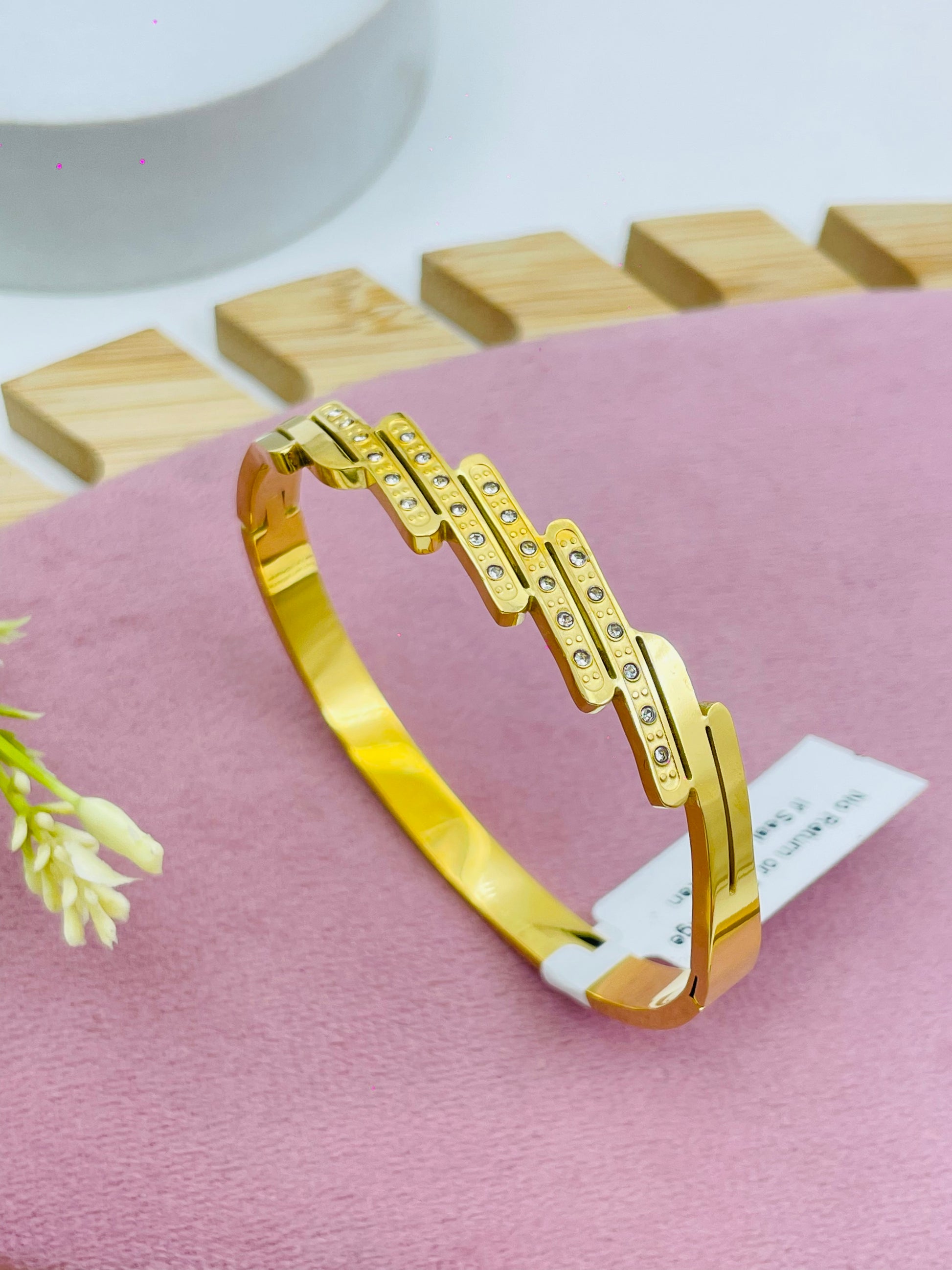 Gold Plated Zigzag Bracelet  Elegant Jewelry Accessory