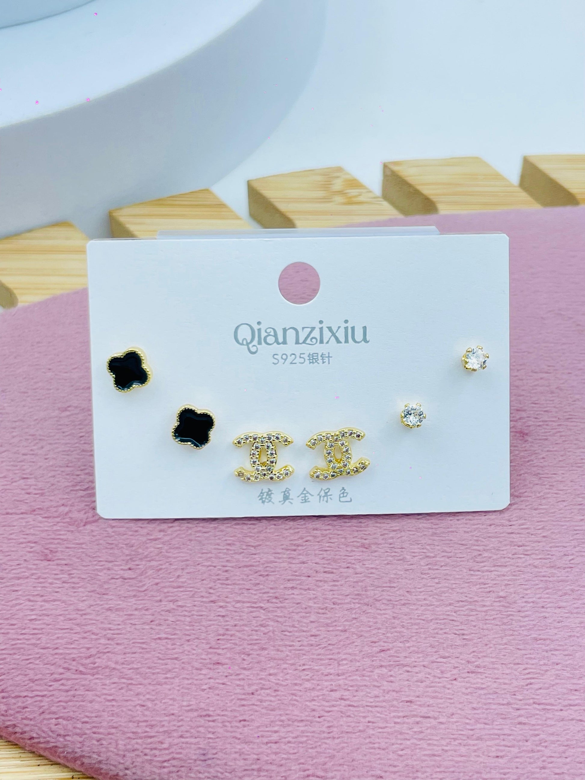 Elegant Earring Set  Stylish and Versatile