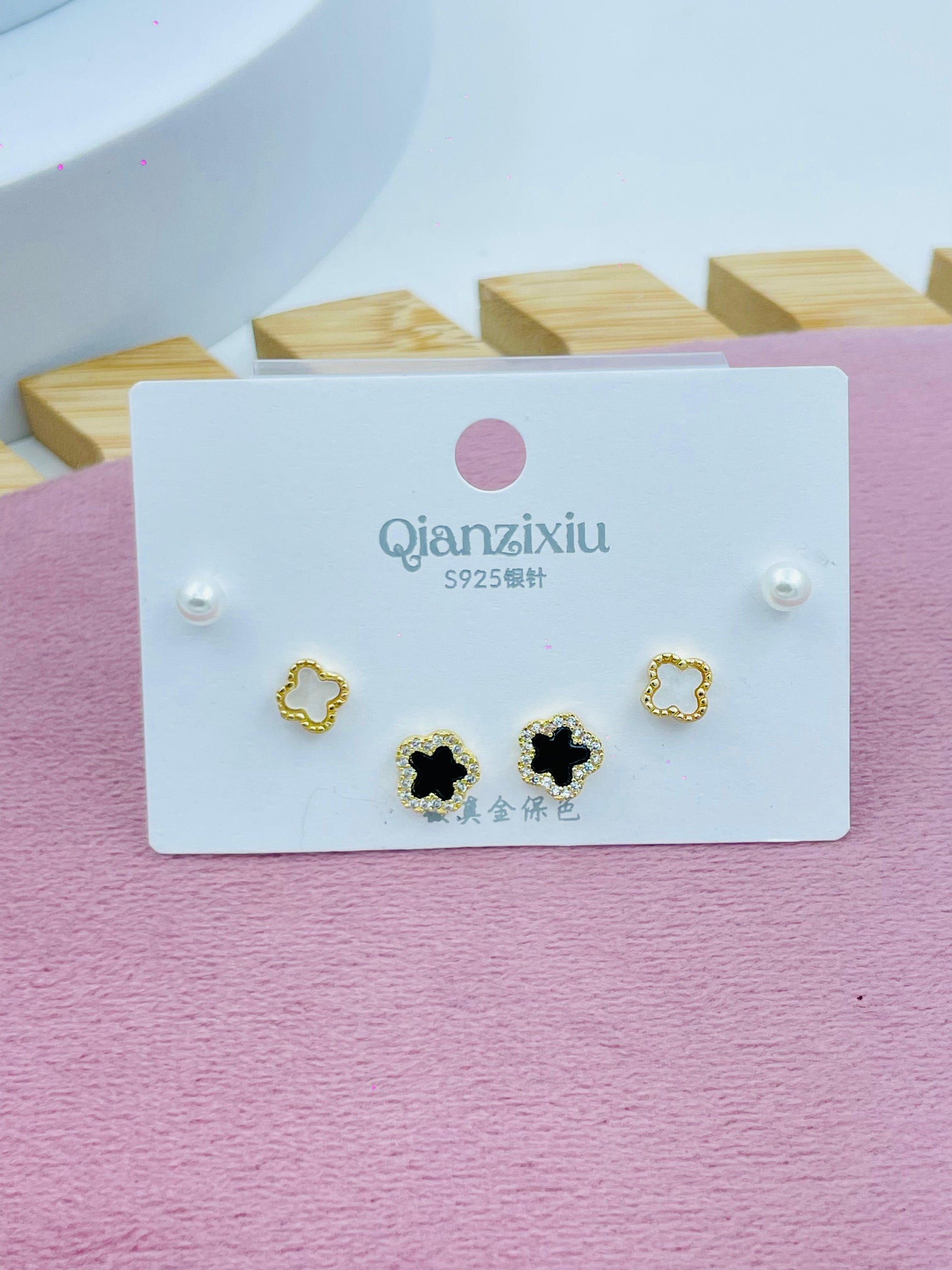 Gold and Black Clover Earrings Set