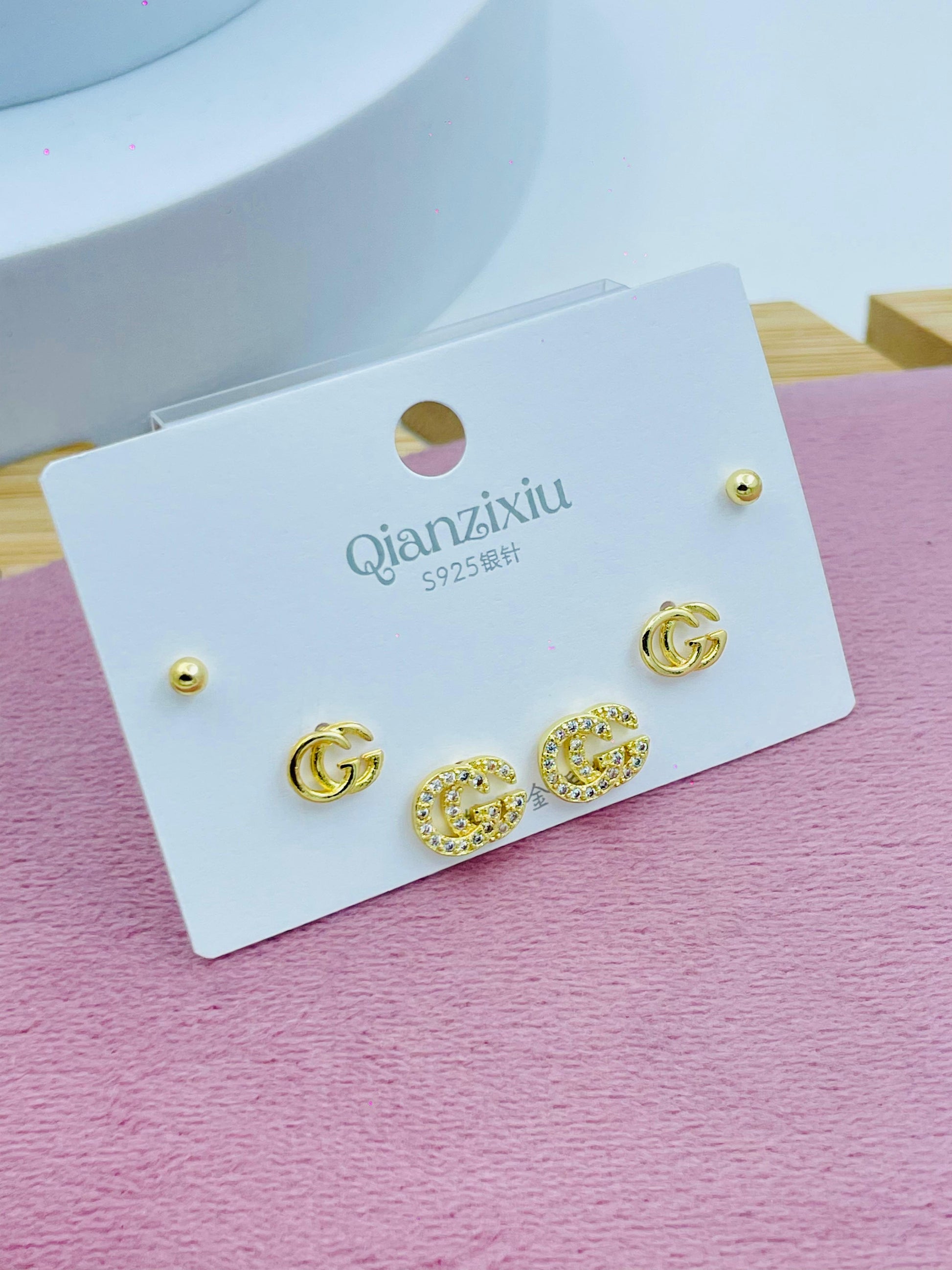 Elegant  Gold Stud Earrings Set