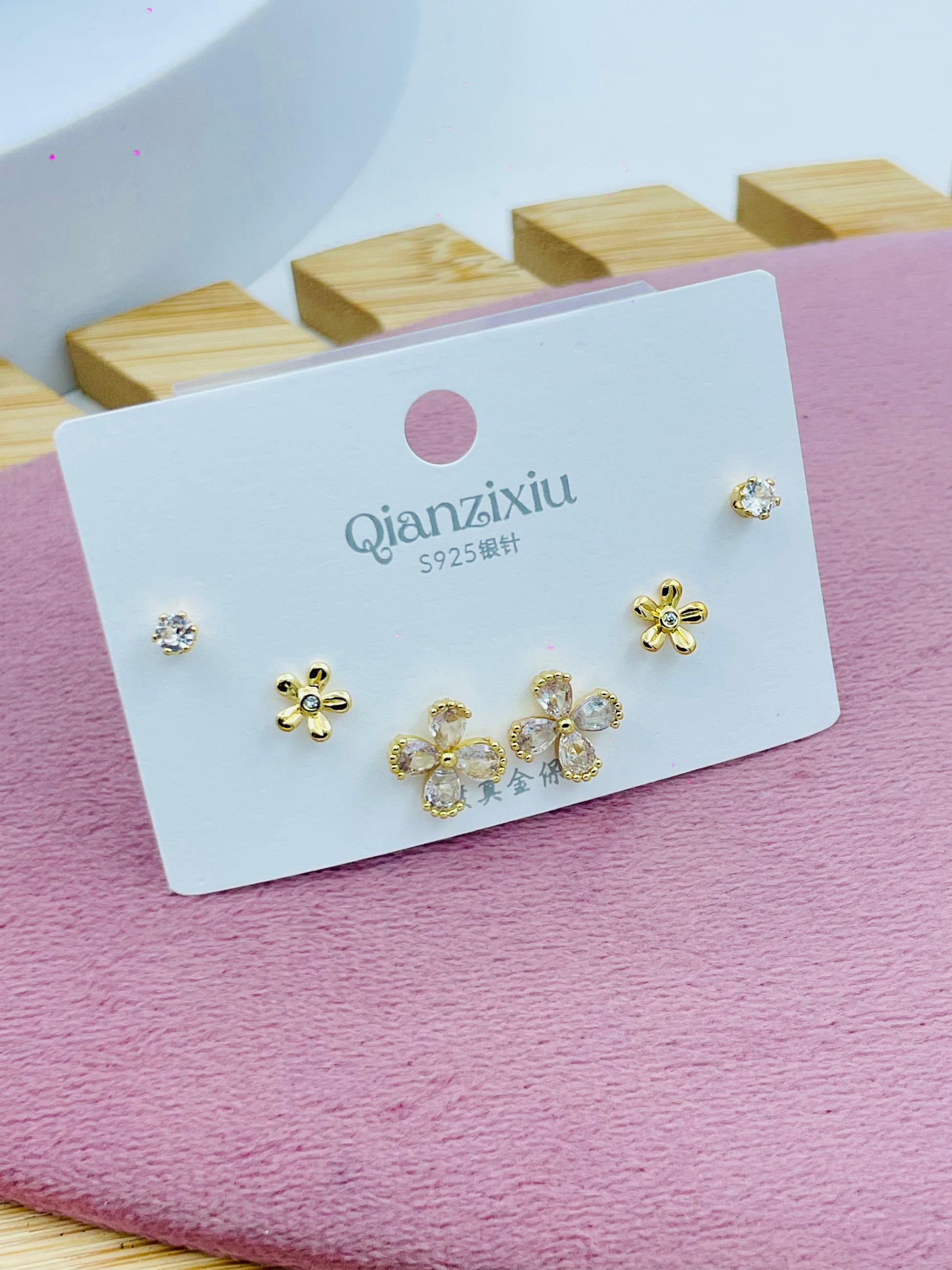 Floral Stud Earrings Set  Elegant Jewelry