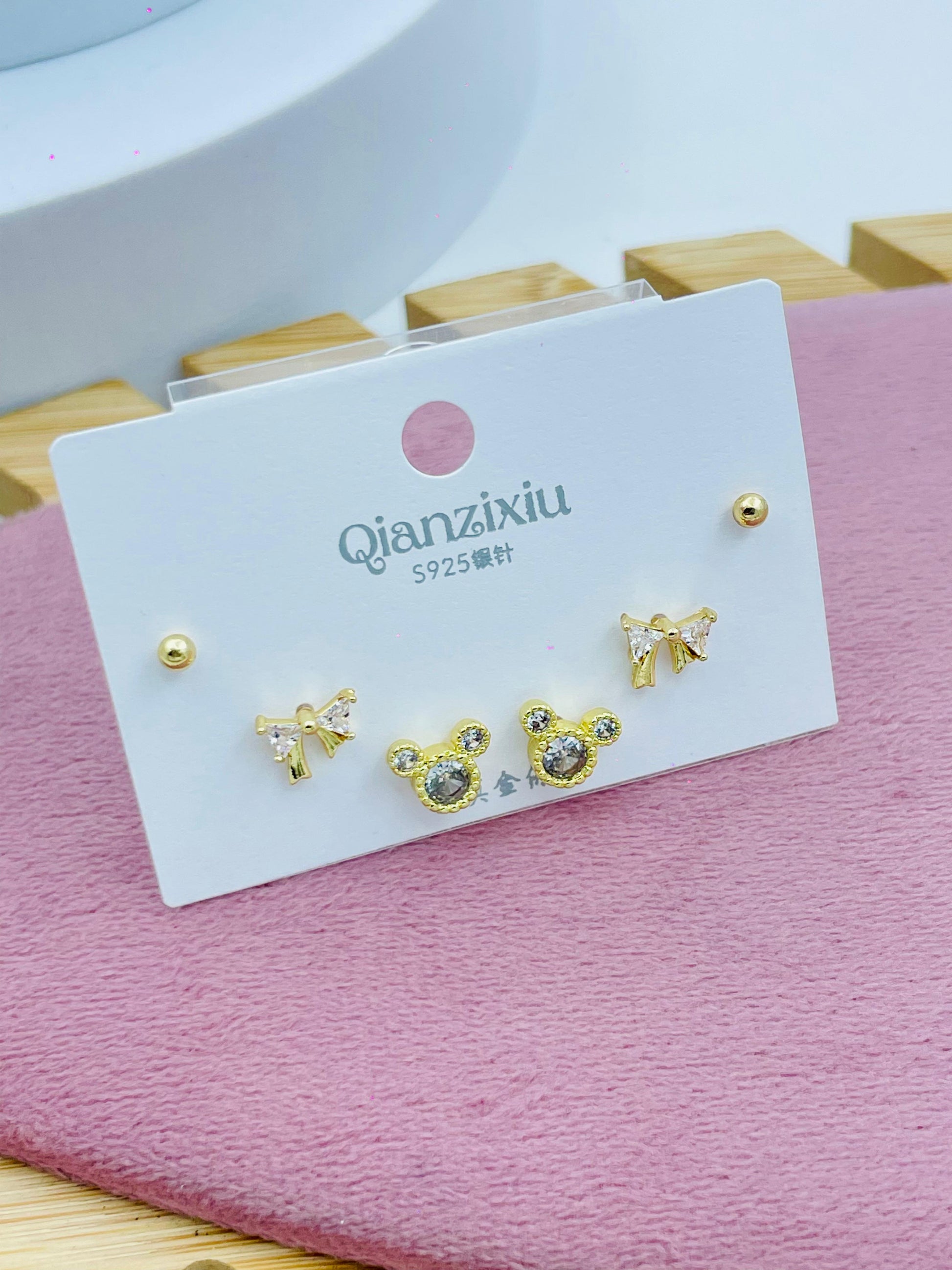 Gold Stud Earrings Set  Elegant Bow and Bear Design