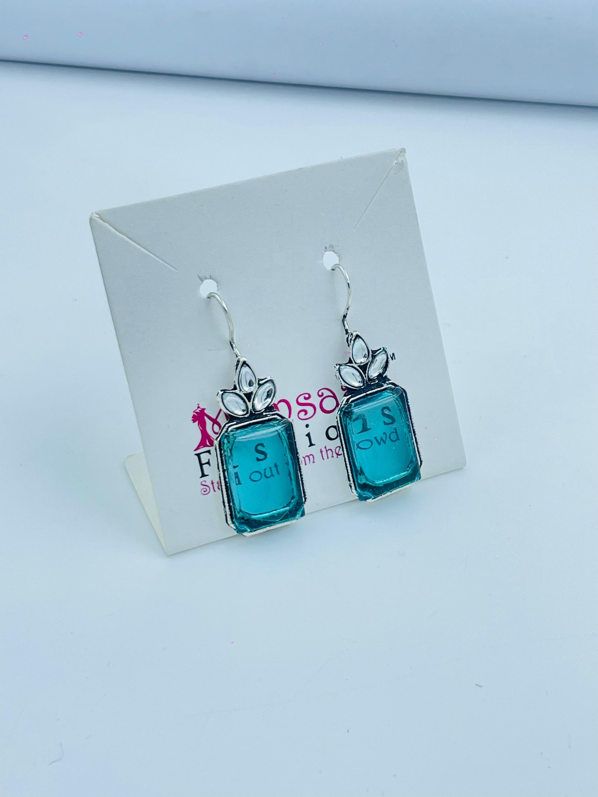 Elegant Turquoise Leaf Earrings - Unique and Stylish Jewelry