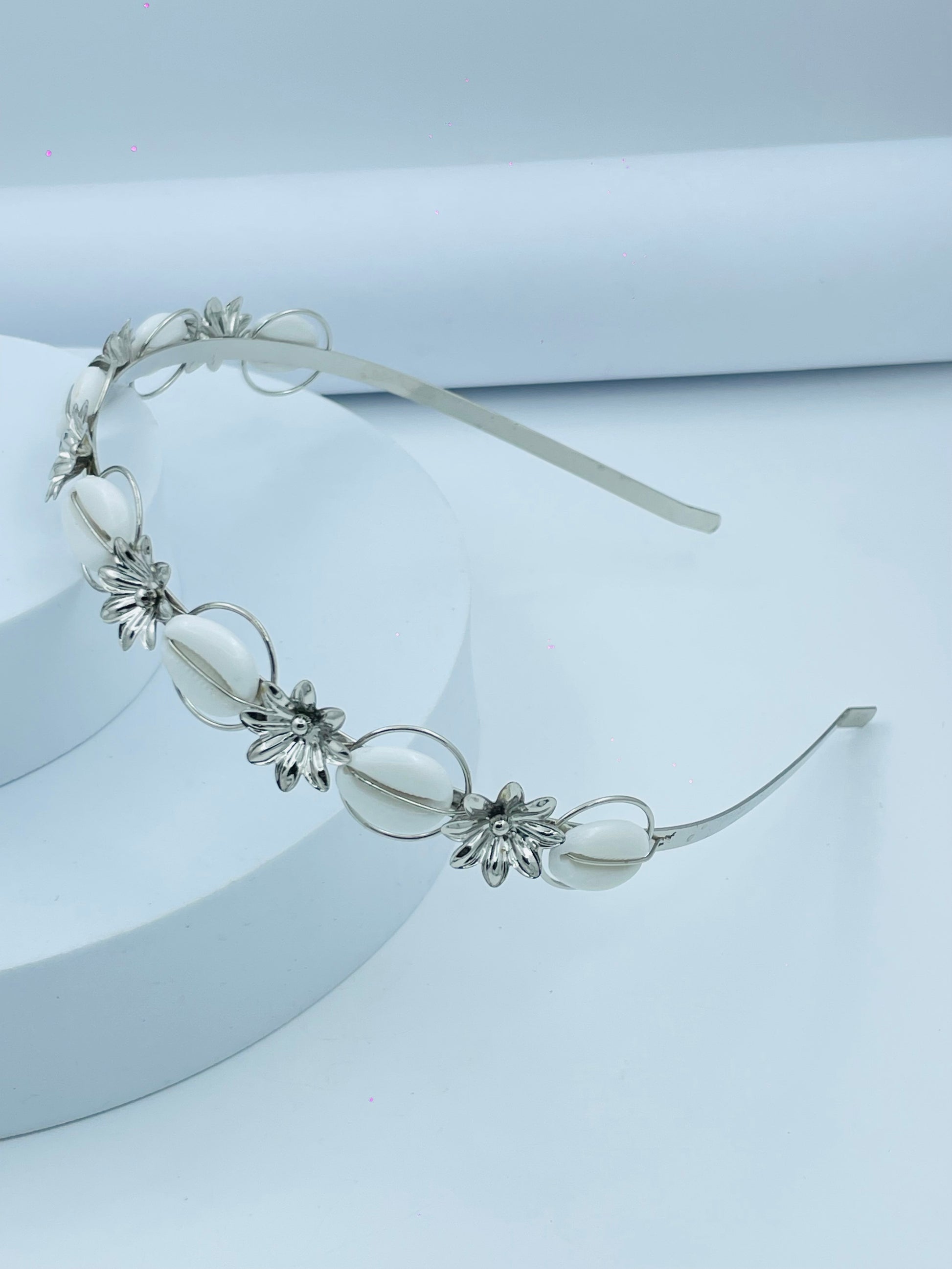 Elegant Floral Pearl Silver Headband for Special Occasions