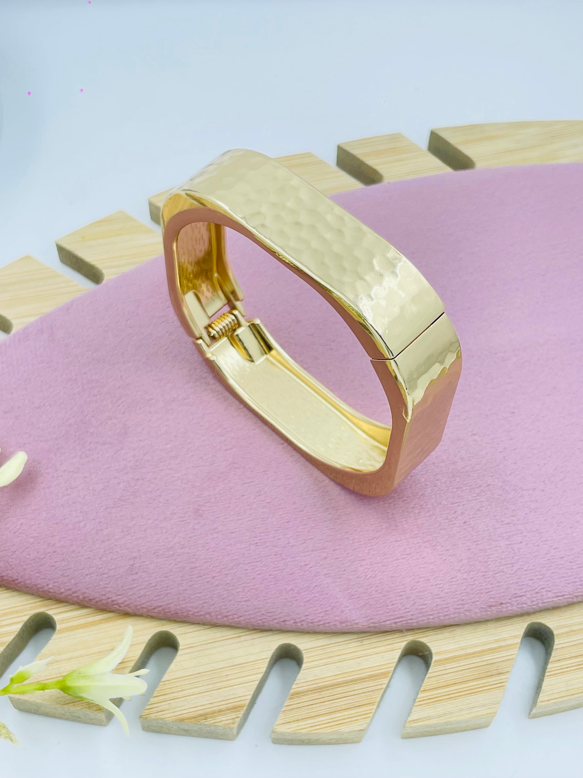 Elegant Gold Hammered Bangle  Stylish Accessory