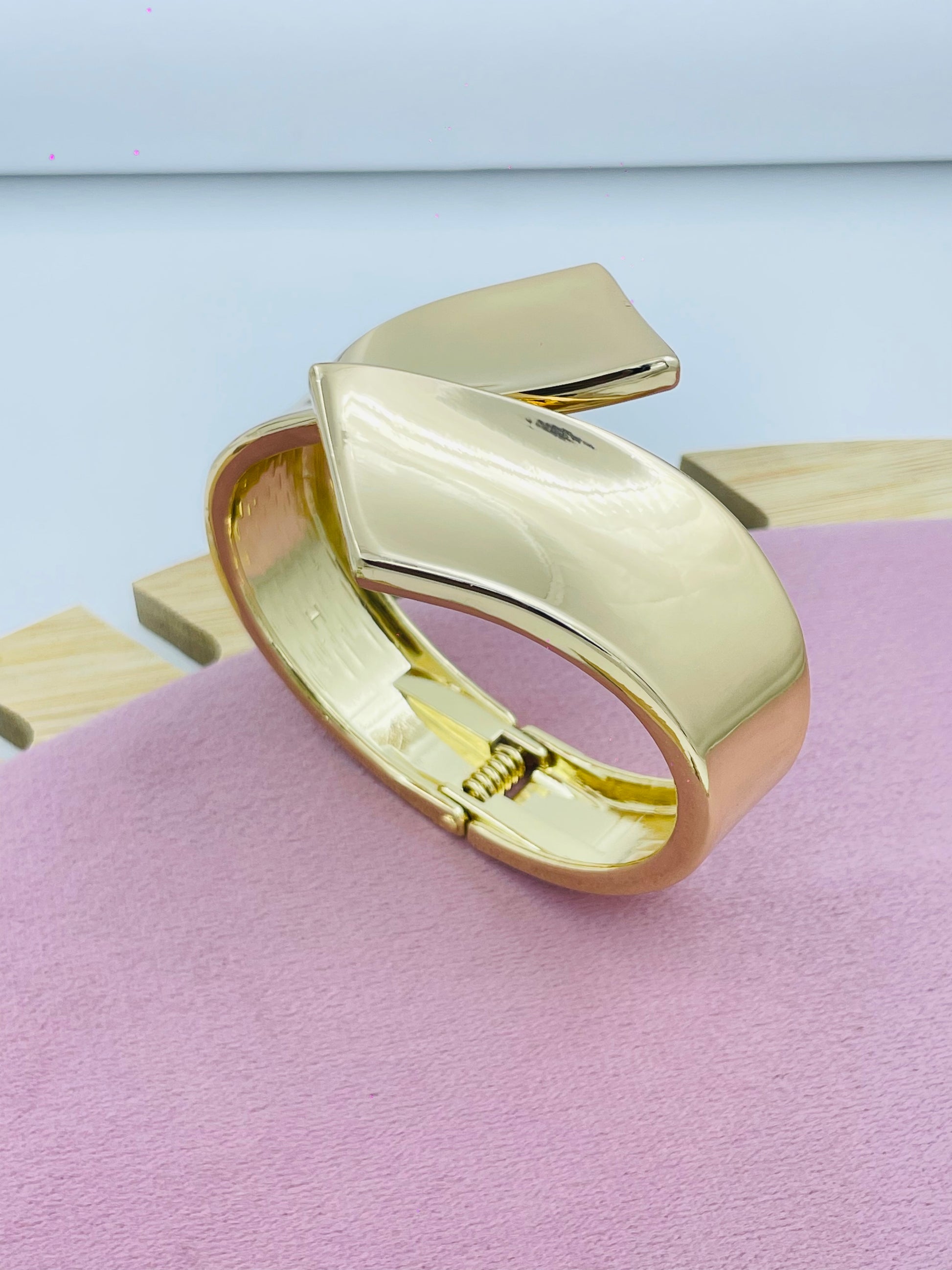Elegant Gold Tone Statement Cuff Bracelet  Fashion Jewelry
