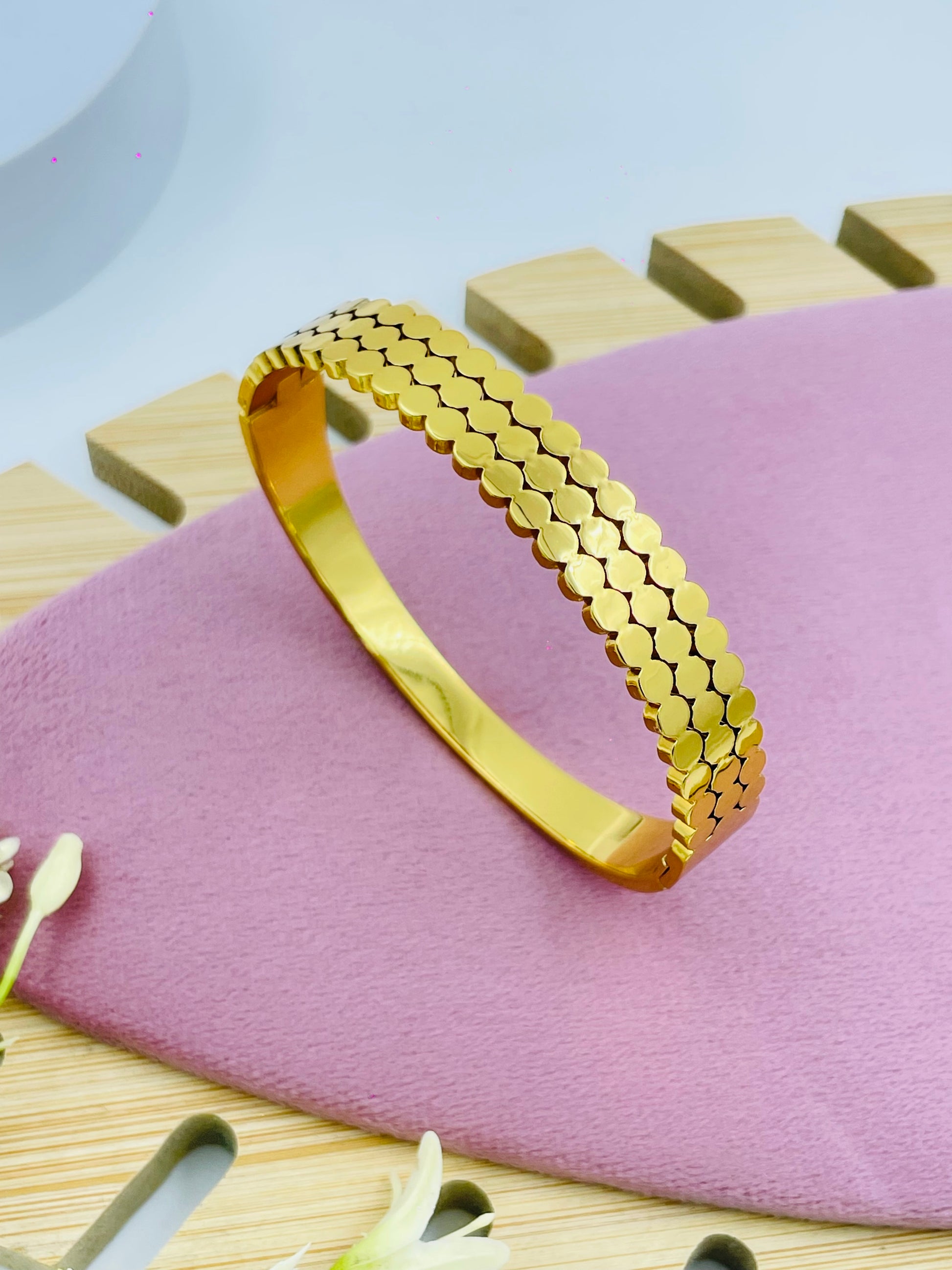 Elegant GoldToned Bracelet  Stylish Jewelry