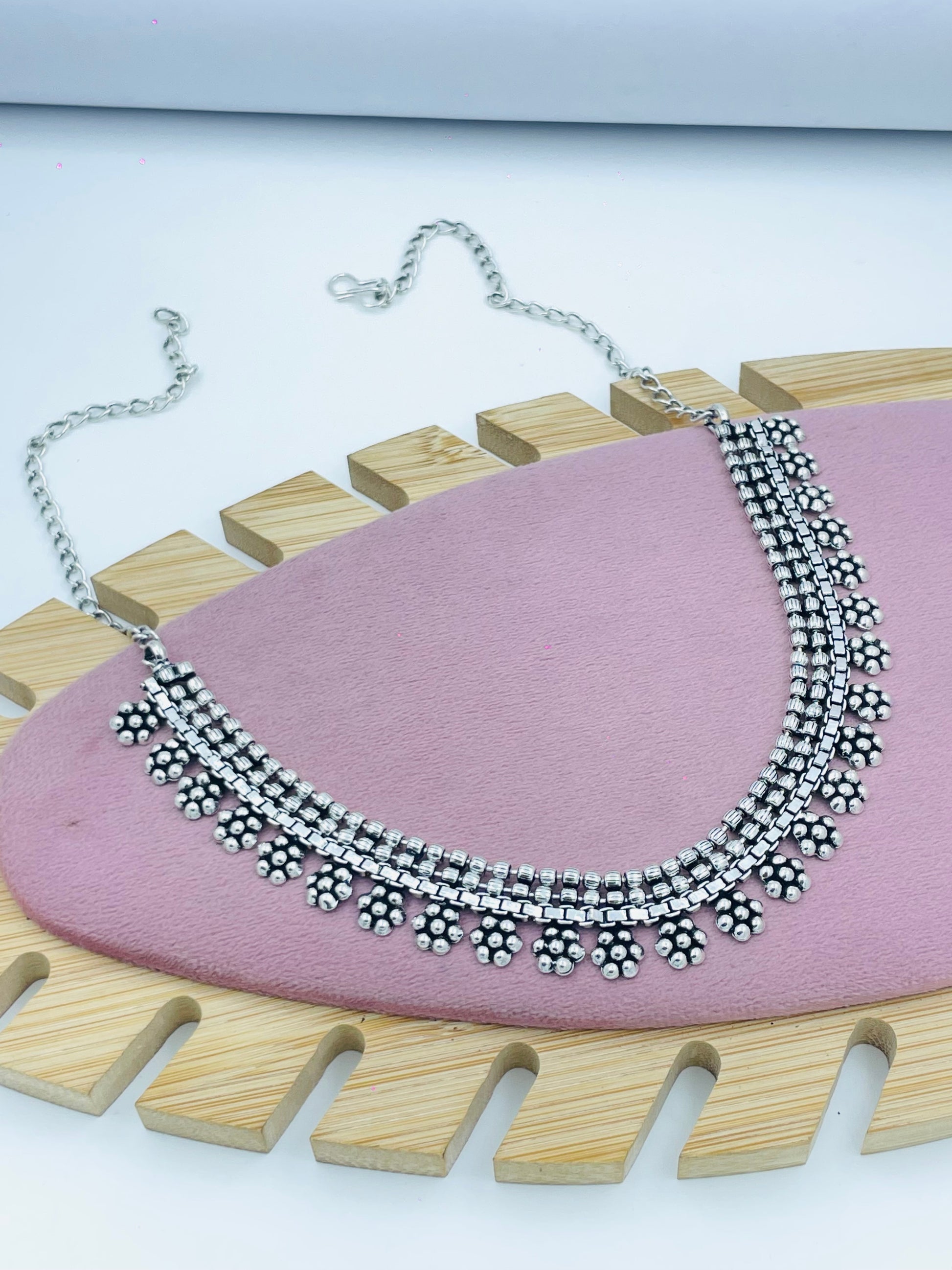 Elegant Antique Silver Choker Necklace