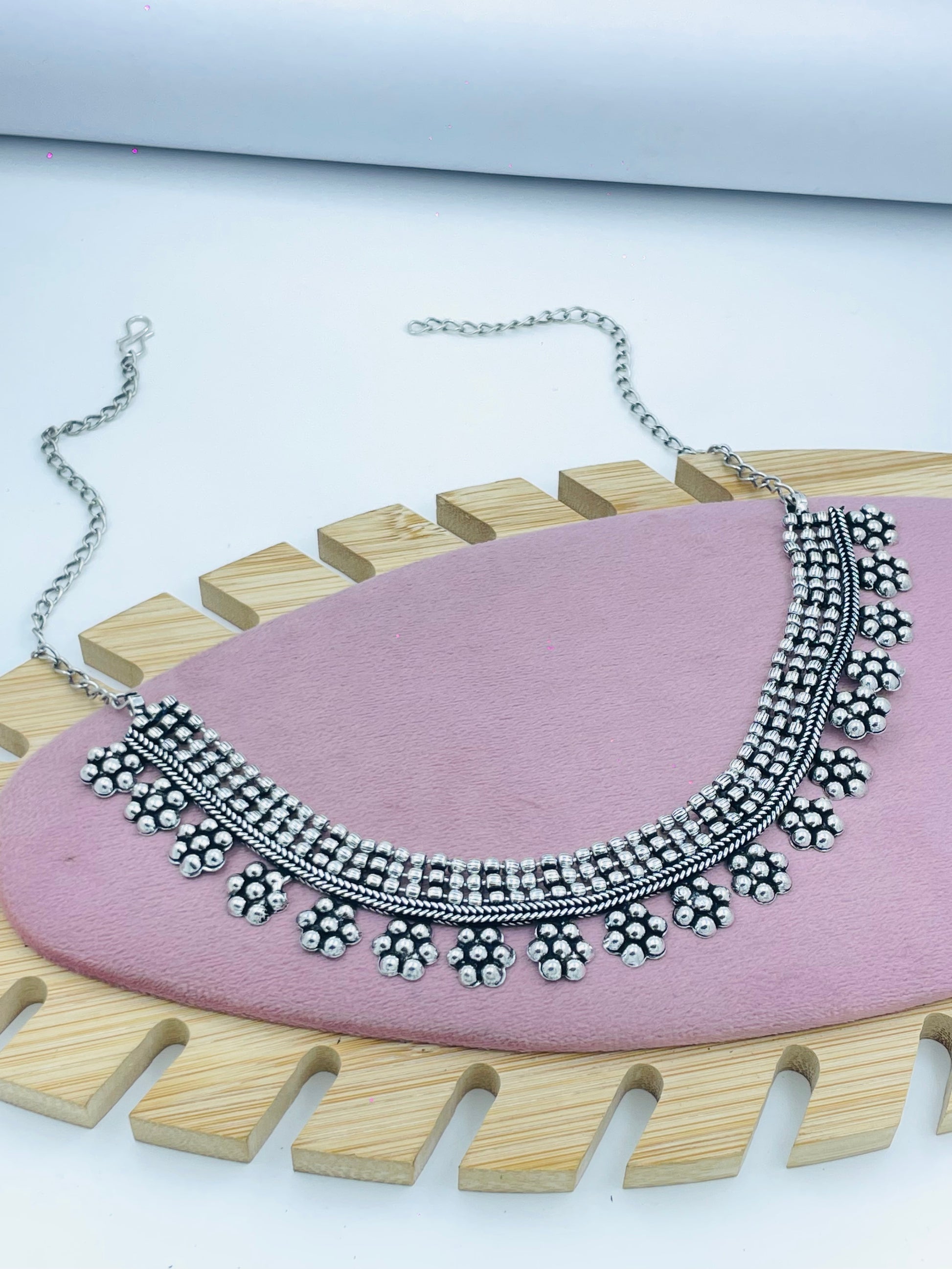 Elegant Traditional Silver Choker Necklace