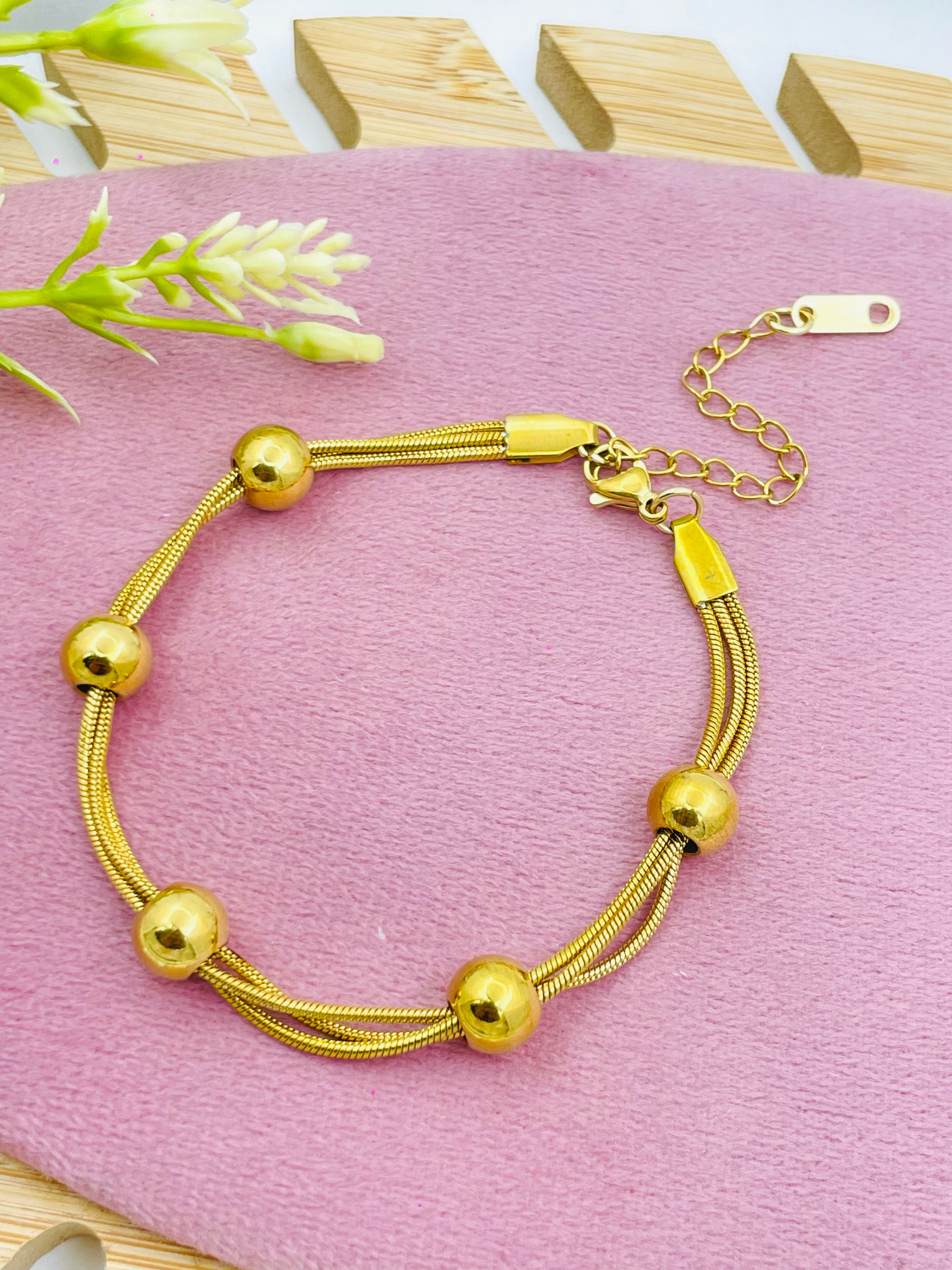 Elegant Gold Bead Bracelet