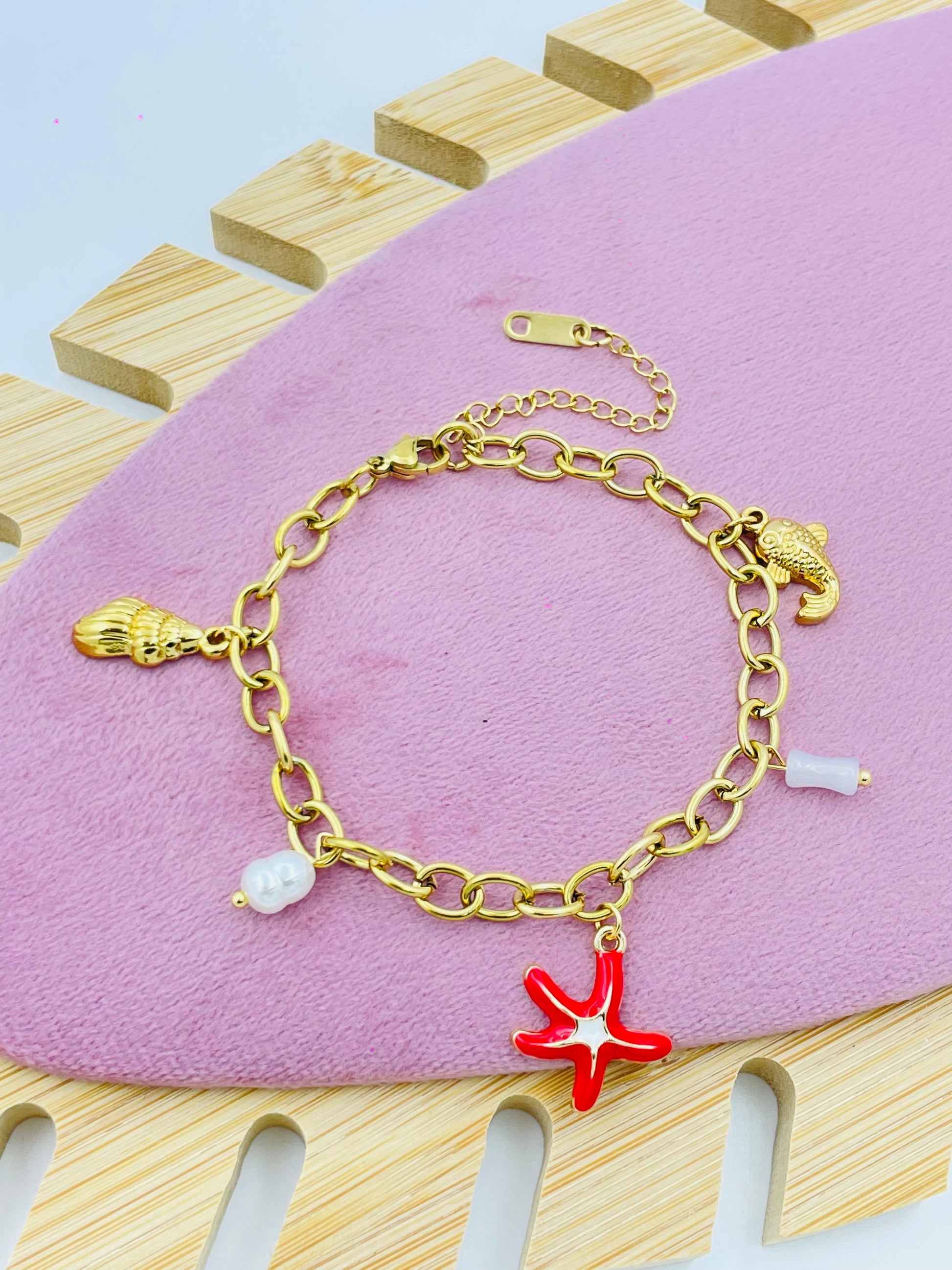 Gold Chain Beach Charm Bracelet – Starfish, Shell & Pearl Accents