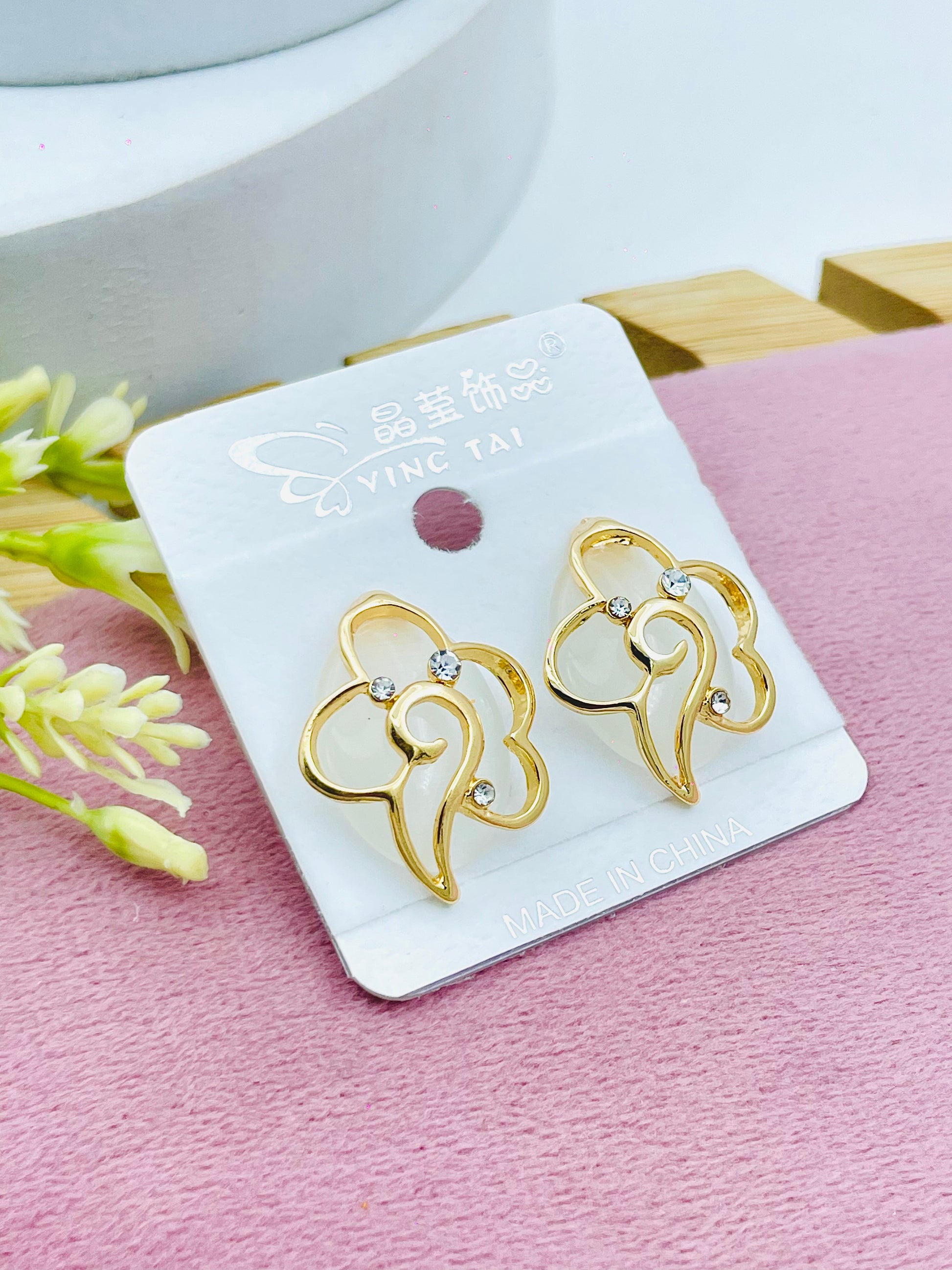 Elegant Gold Flower Earrings with Rhinestones