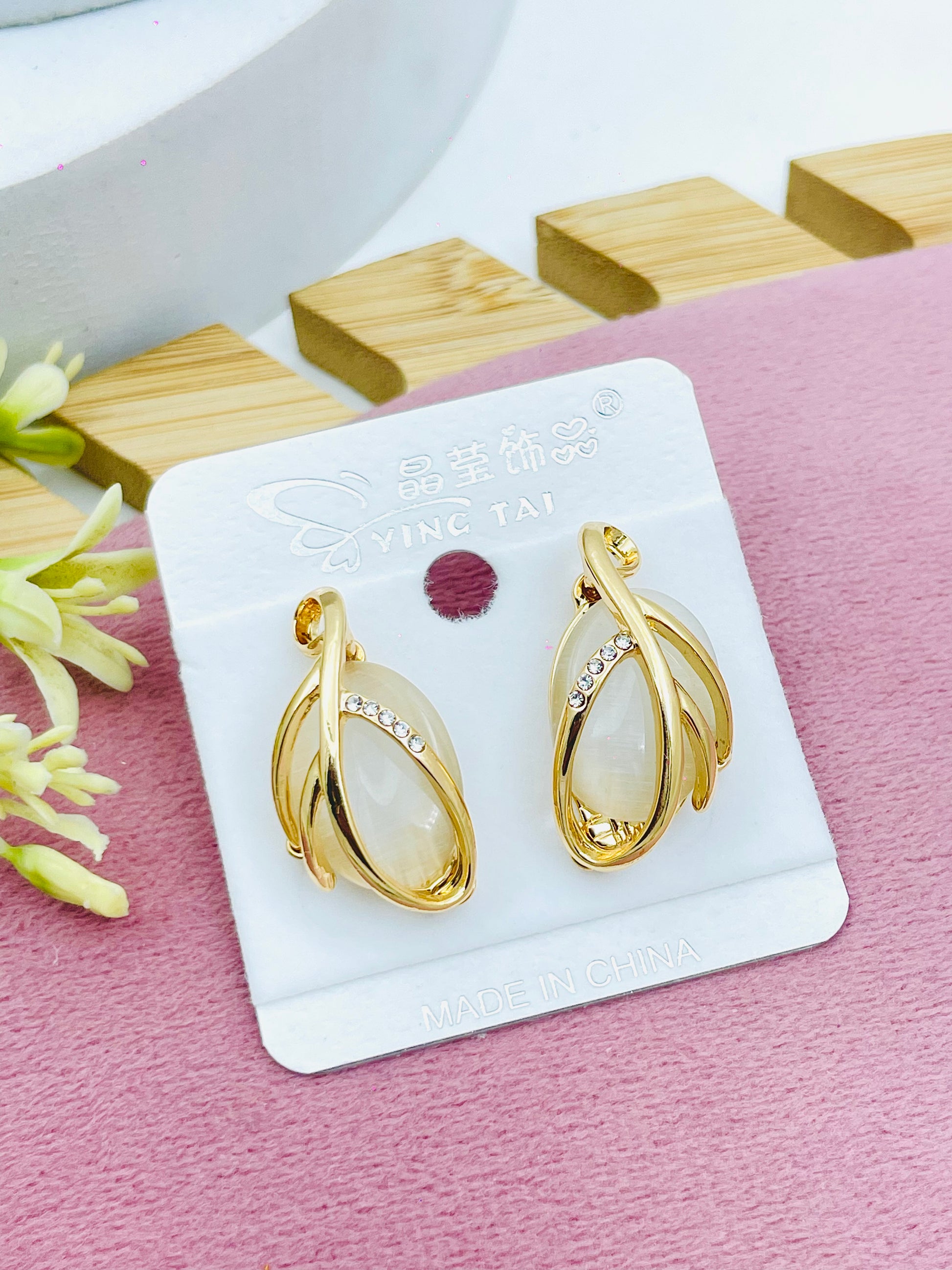 Ying Tai Elegant Gold and Crystal Earrings  Made in China